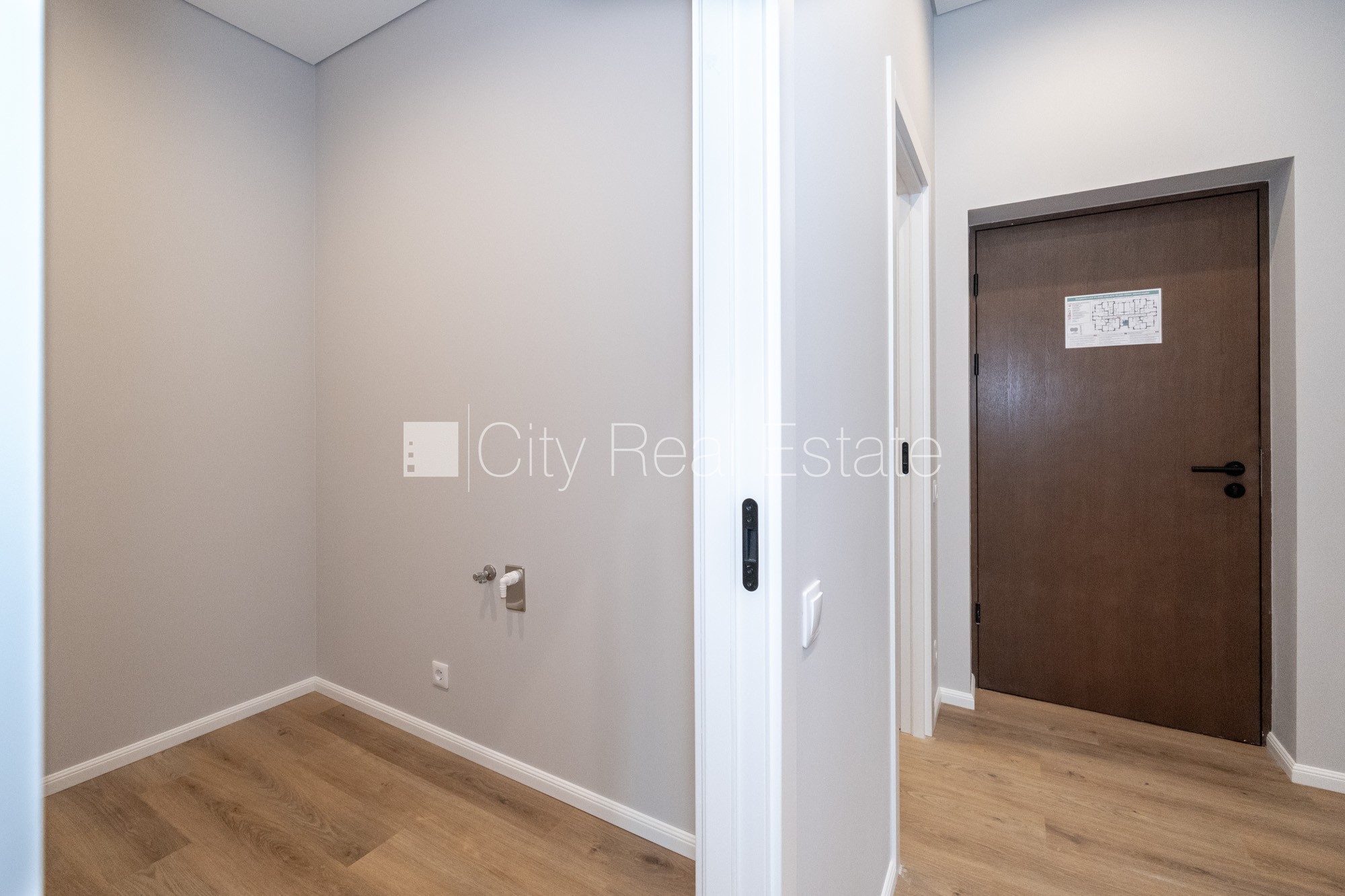 Sludinājumi. Jaunceltne, zaļā teritorija, slēgta teritorija, teritorijas iebrauktuves vārti aprīkoti ar Cena: 155925 EUR Foto #20