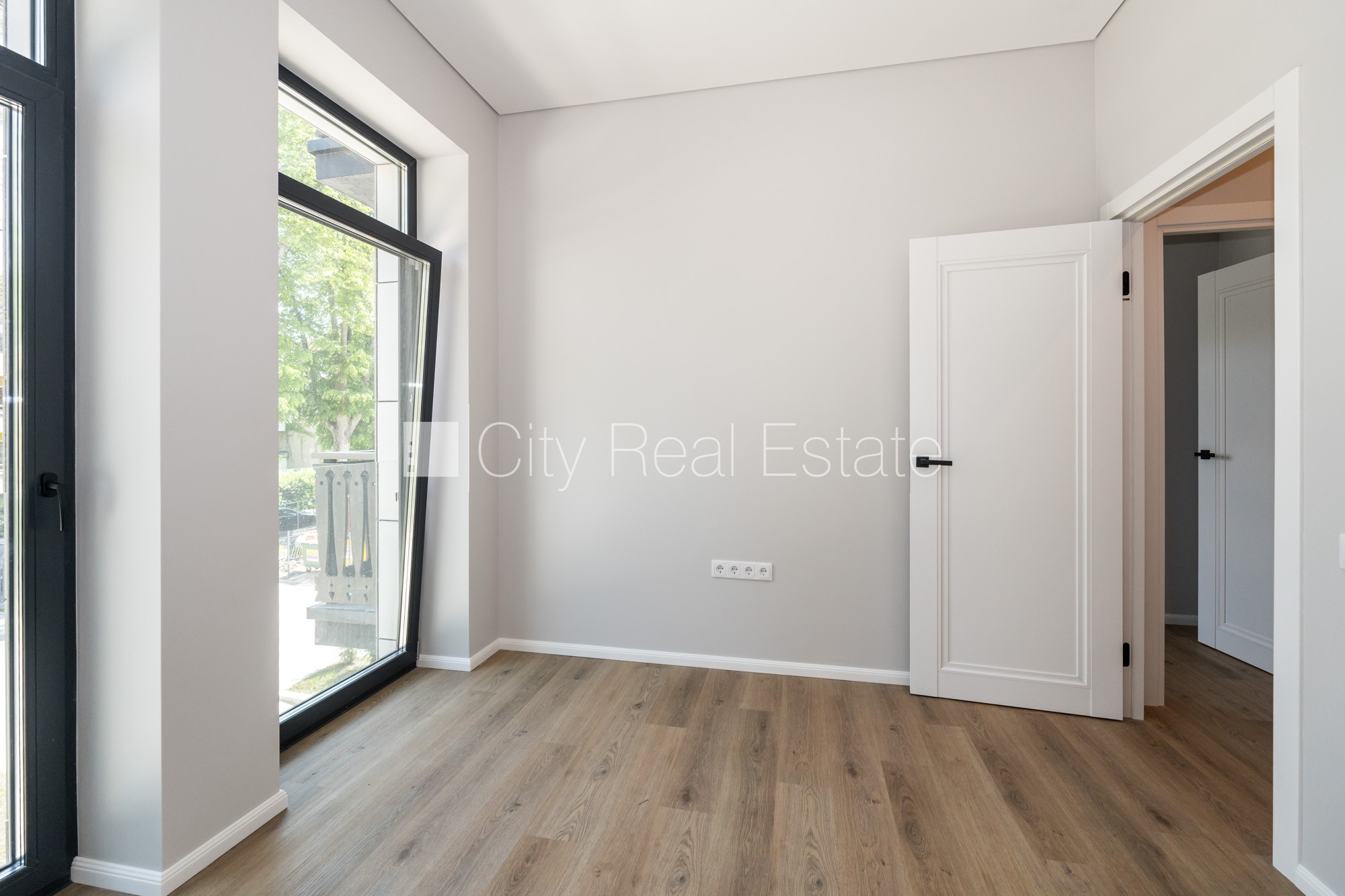 Sludinājumi. Jaunceltne, zaļā teritorija, slēgta teritorija, teritorijas iebrauktuves vārti aprīkoti ar Cena: 155925 EUR Foto #13