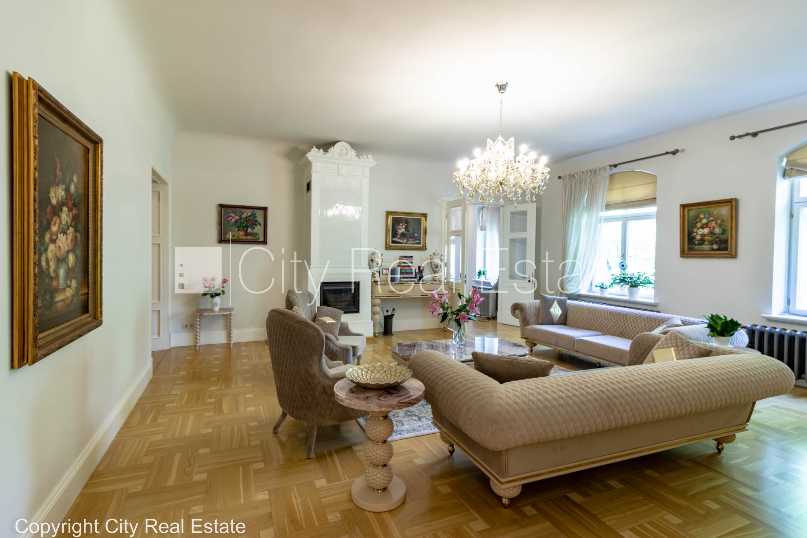 Sludinājumi. Fasādes māja, renovēta māja, ieeja no ielas un pagalma, guļamistabu skaits 3 gab., istabas izolētas Cena: 3000 EUR/mēn Foto #3