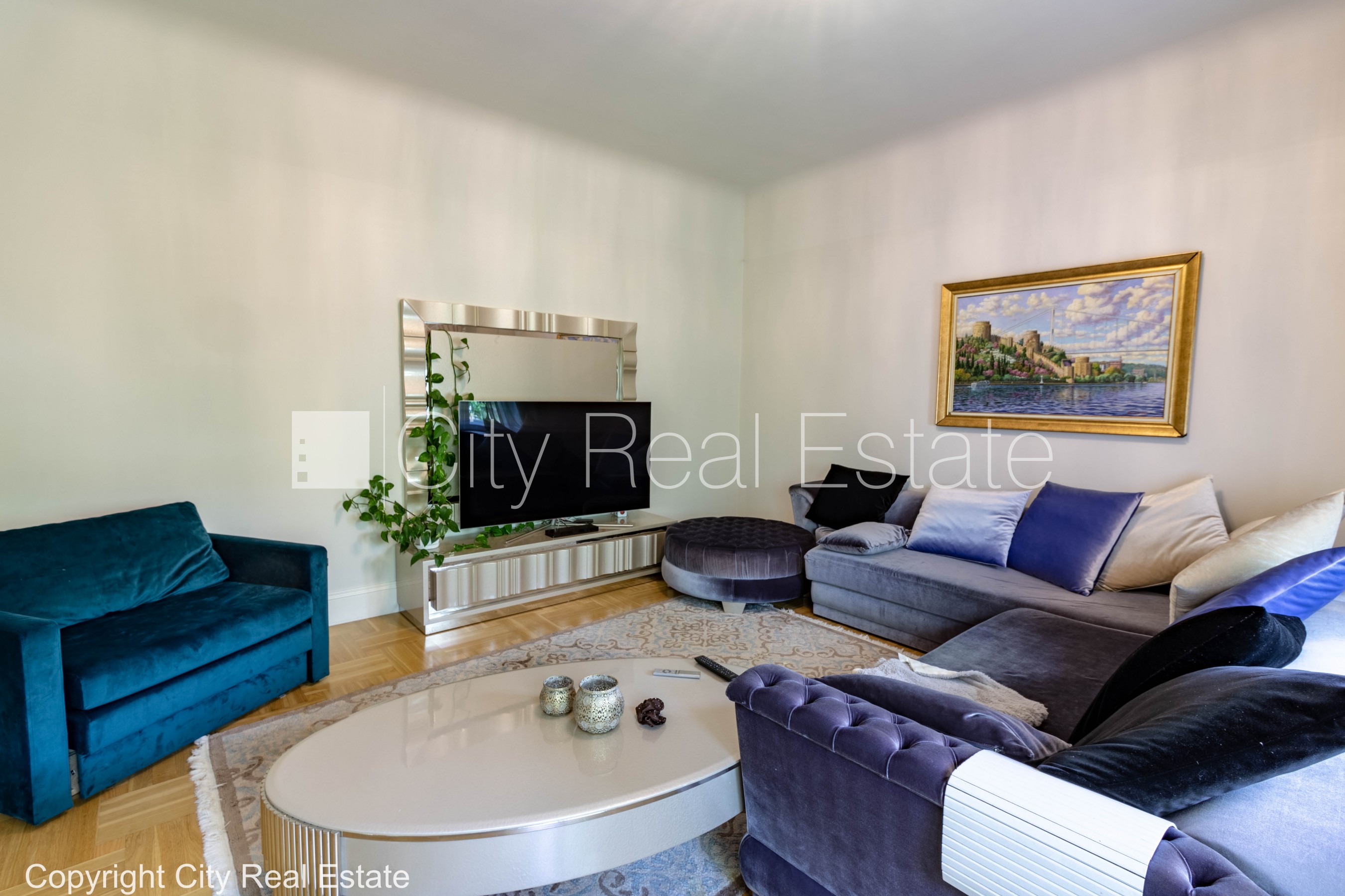 Sludinājumi. Fasādes māja, renovēta māja, ieeja no ielas un pagalma, guļamistabu skaits 3 gab., istabas izolētas Cena: 3000 EUR/mēn Foto #5