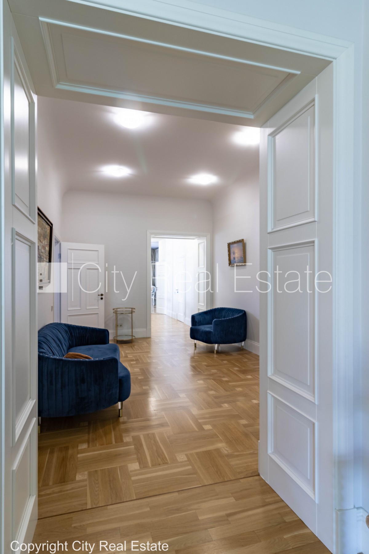 Sludinājumi. Fasādes māja, renovēta māja, ieeja no ielas un pagalma, guļamistabu skaits 3 gab., istabas izolētas Cena: 3000 EUR/mēn Foto #12