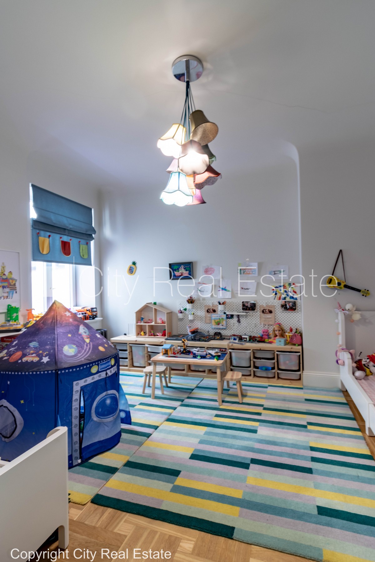 Sludinājumi. Fasādes māja, renovēta māja, ieeja no ielas un pagalma, guļamistabu skaits 3 gab., istabas izolētas Cena: 3000 EUR/mēn Foto #9