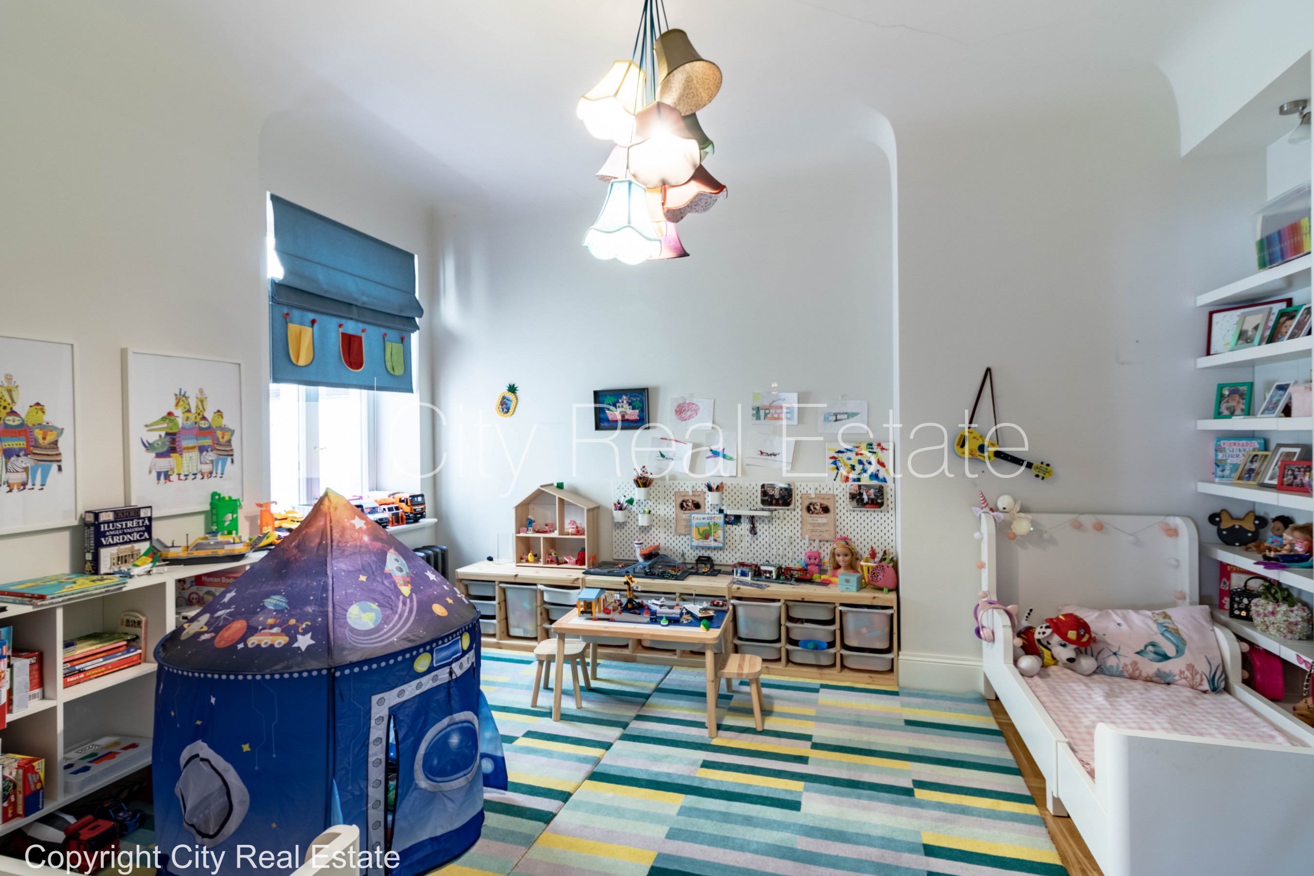 Sludinājumi. Fasādes māja, renovēta māja, ieeja no ielas un pagalma, guļamistabu skaits 3 gab., istabas izolētas Cena: 3000 EUR/mēn Foto #10