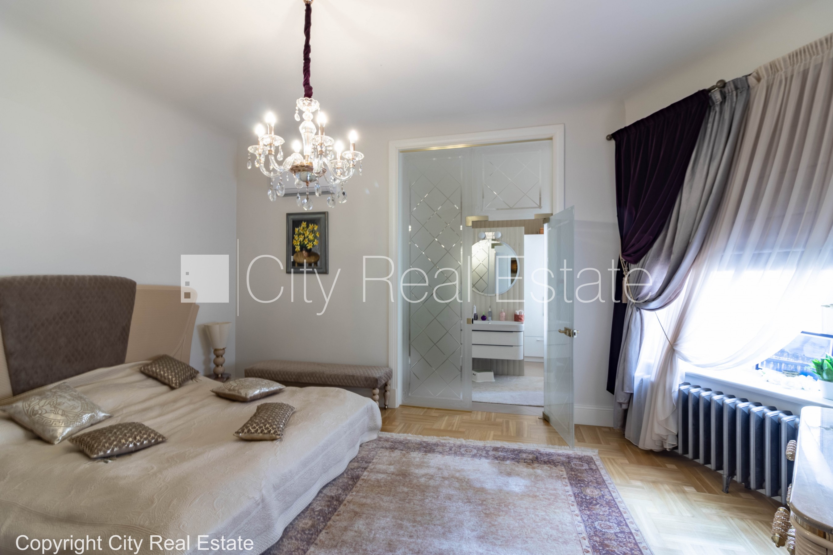 Sludinājumi. Fasādes māja, renovēta māja, ieeja no ielas un pagalma, guļamistabu skaits 3 gab., istabas izolētas Cena: 3000 EUR/mēn Foto #16