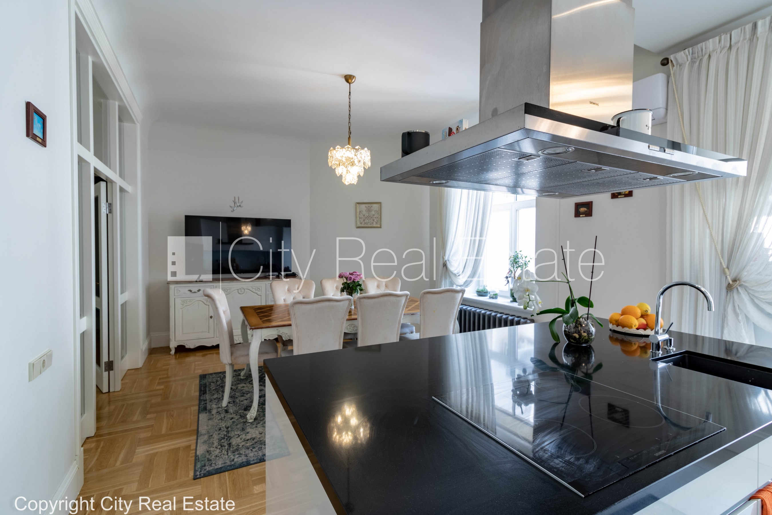 Sludinājumi. Fasādes māja, renovēta māja, ieeja no ielas un pagalma, guļamistabu skaits 3 gab., istabas izolētas Cena: 3000 EUR/mēn Foto #25