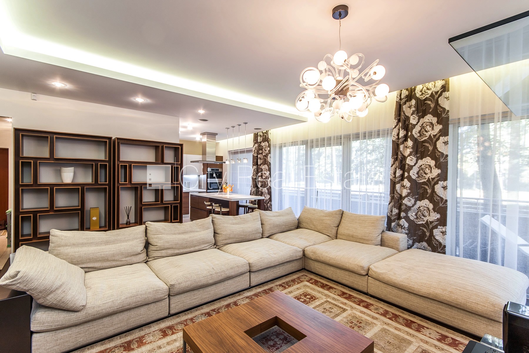 Sludinājumi. Jaunceltne, zaļā teritorija, garāža divām automašīnām, apzaļumota teritorija ar jaunu kokaugu Cena: 400000 EUR Foto #4