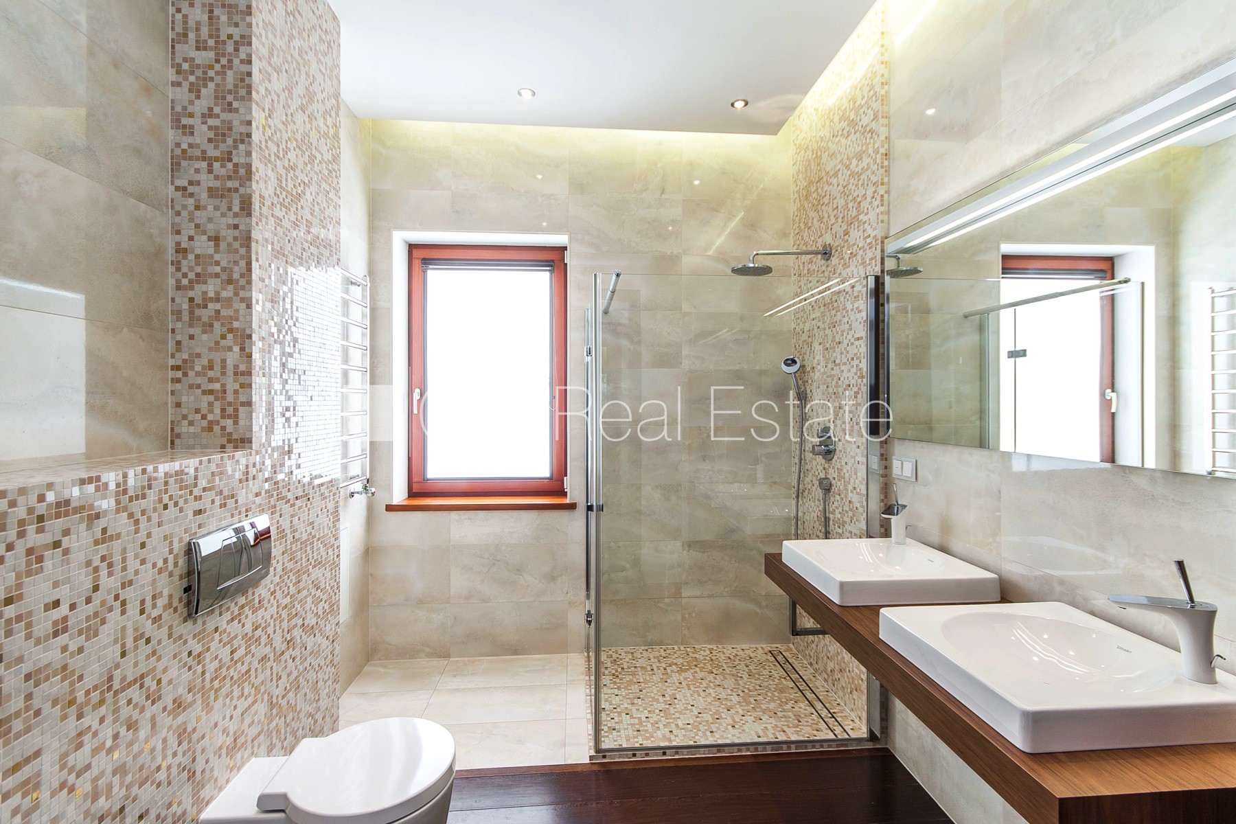 Sludinājumi. Jaunceltne, zaļā teritorija, garāža divām automašīnām, apzaļumota teritorija ar jaunu kokaugu Cena: 400000 EUR Foto #15