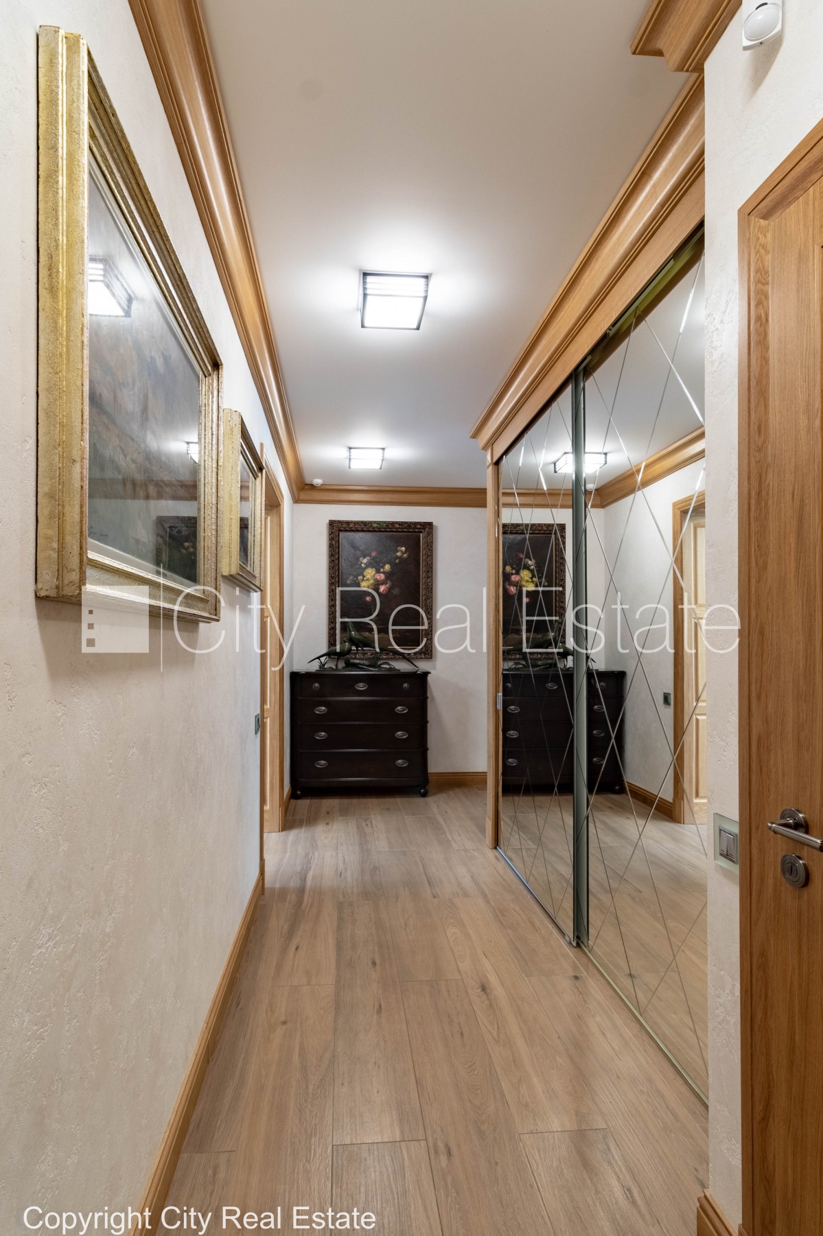 Sludinājumi. Jaunceltne, labiekārtota apzaļumota teritorija, teritorijas iebrauktuves vārti aprīkoti ar Cena: 2000 EUR/mēn Foto #21