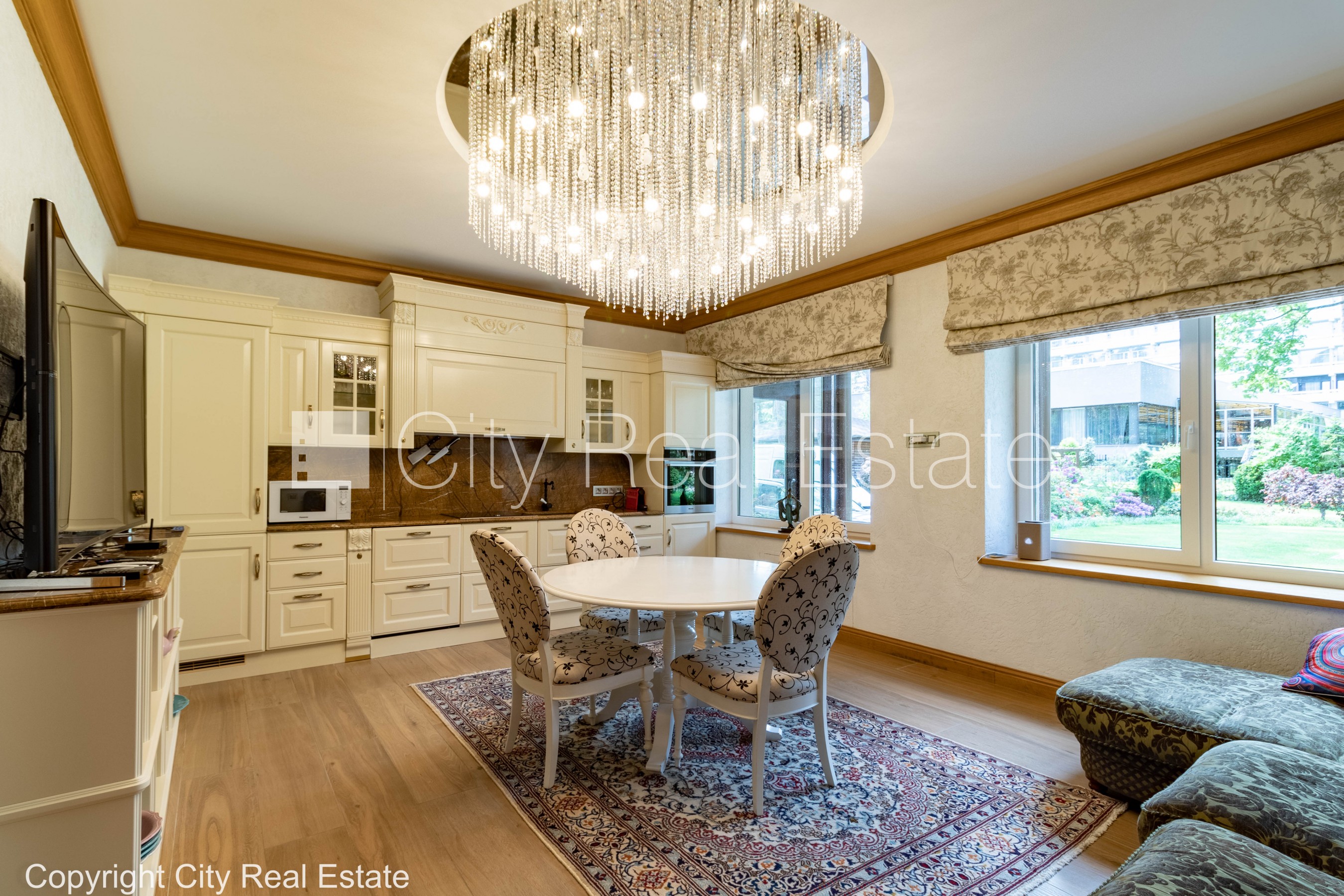 Sludinājumi. Jaunceltne, labiekārtota apzaļumota teritorija, teritorijas iebrauktuves vārti aprīkoti ar Cena: 2000 EUR/mēn Foto #5