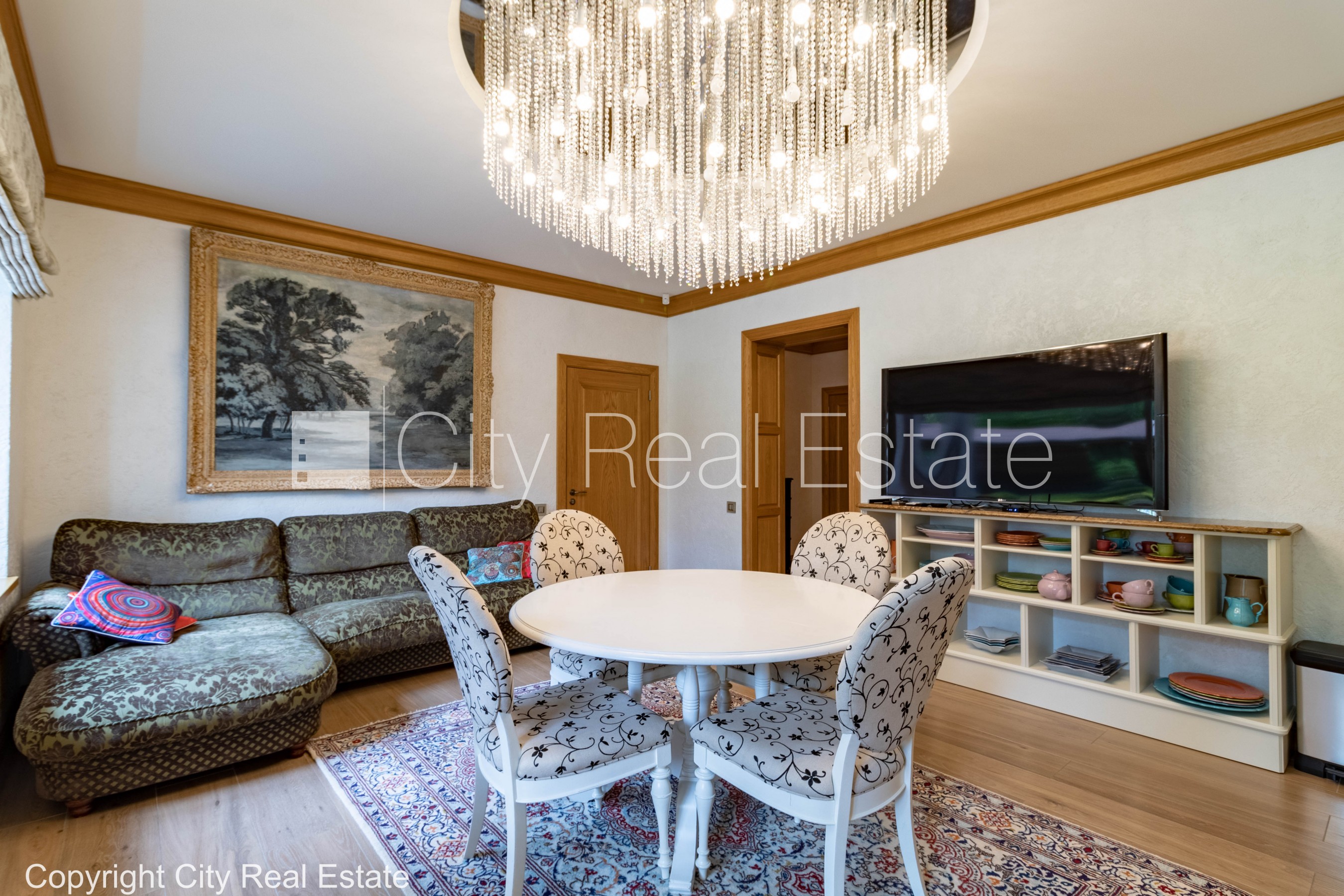 Sludinājumi. Jaunceltne, labiekārtota apzaļumota teritorija, teritorijas iebrauktuves vārti aprīkoti ar Cena: 2000 EUR/mēn Foto #8