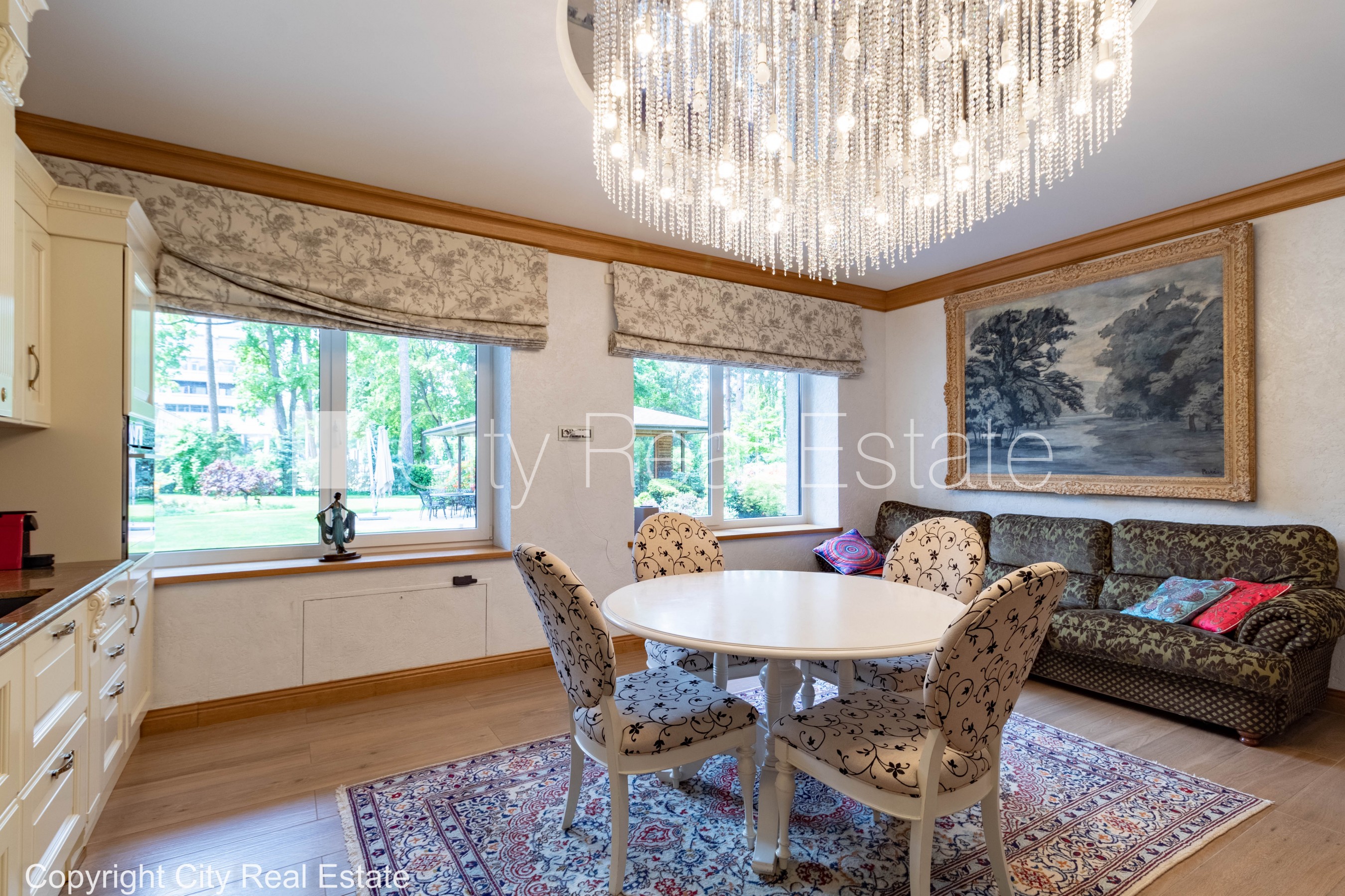 Sludinājumi. Jaunceltne, labiekārtota apzaļumota teritorija, teritorijas iebrauktuves vārti aprīkoti ar Cena: 2000 EUR/mēn Foto #7