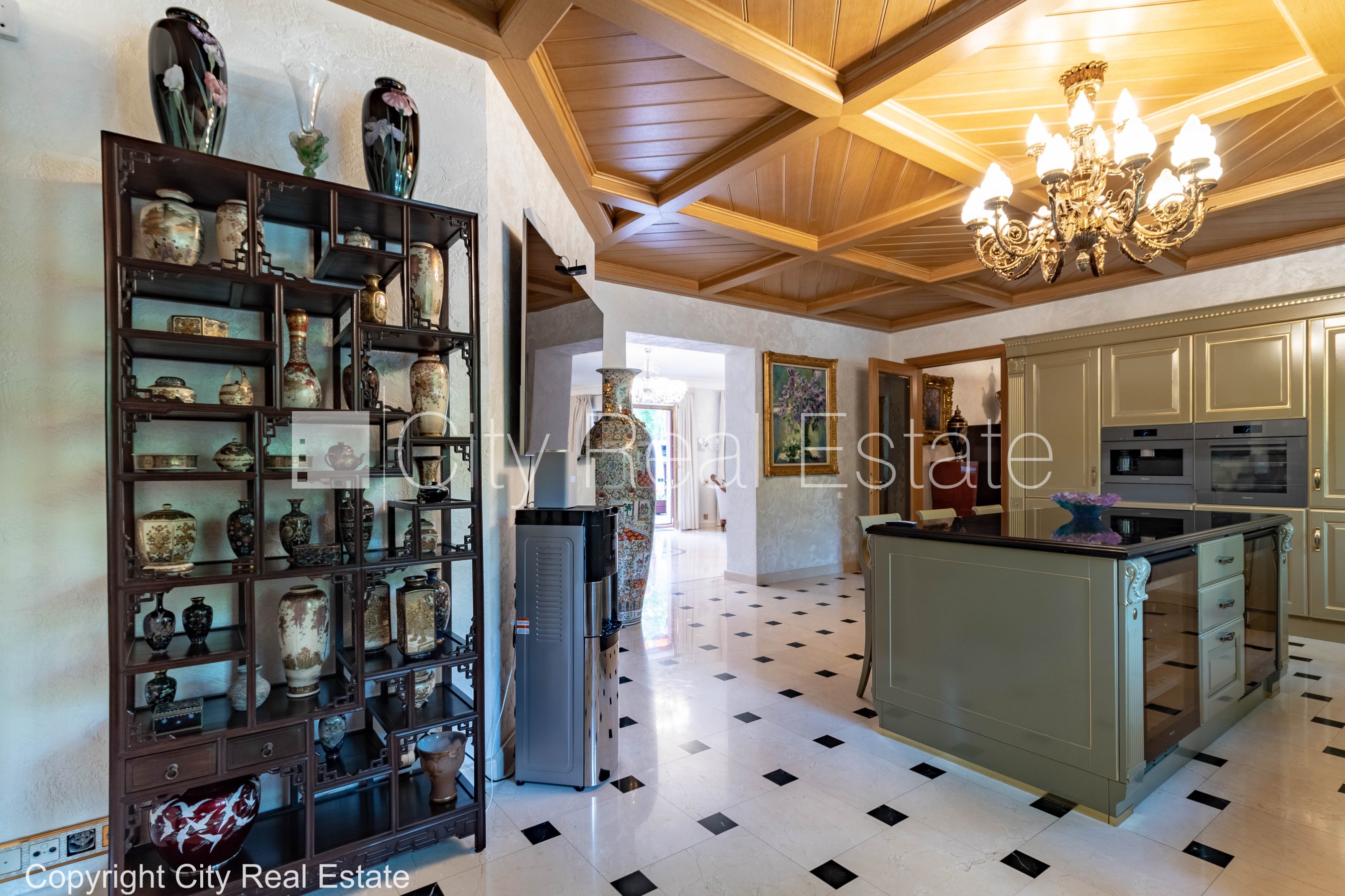 Sludinājumi. Jaunceltne, labiekārtota apzaļumota teritorija, slēgta teritorija, teritorijas iebrauktuves vārti Cena: 3000 EUR/mēn Foto #2