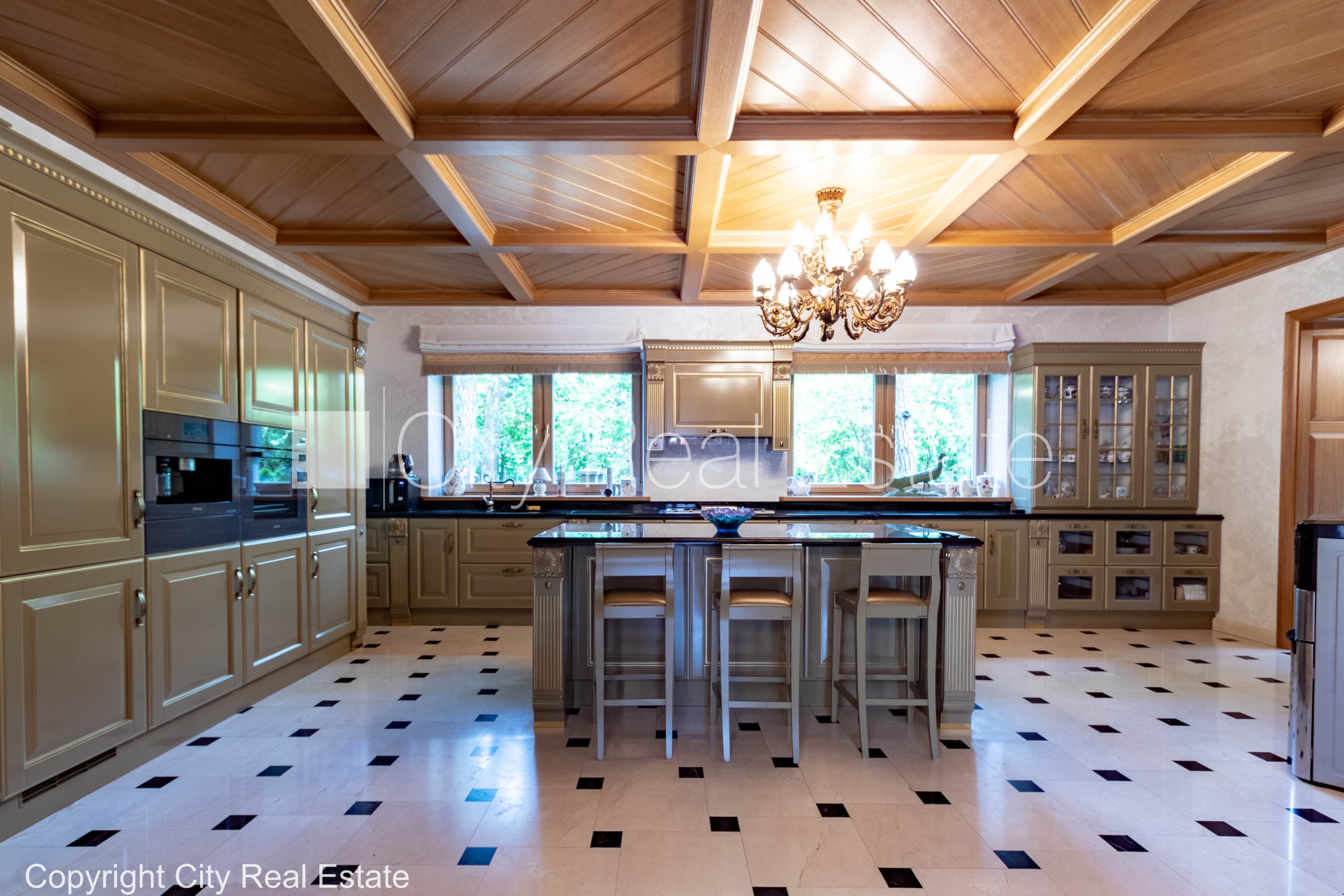 Sludinājumi. Jaunceltne, labiekārtota apzaļumota teritorija, slēgta teritorija, teritorijas iebrauktuves vārti Cena: 3000 EUR/mēn Foto #5