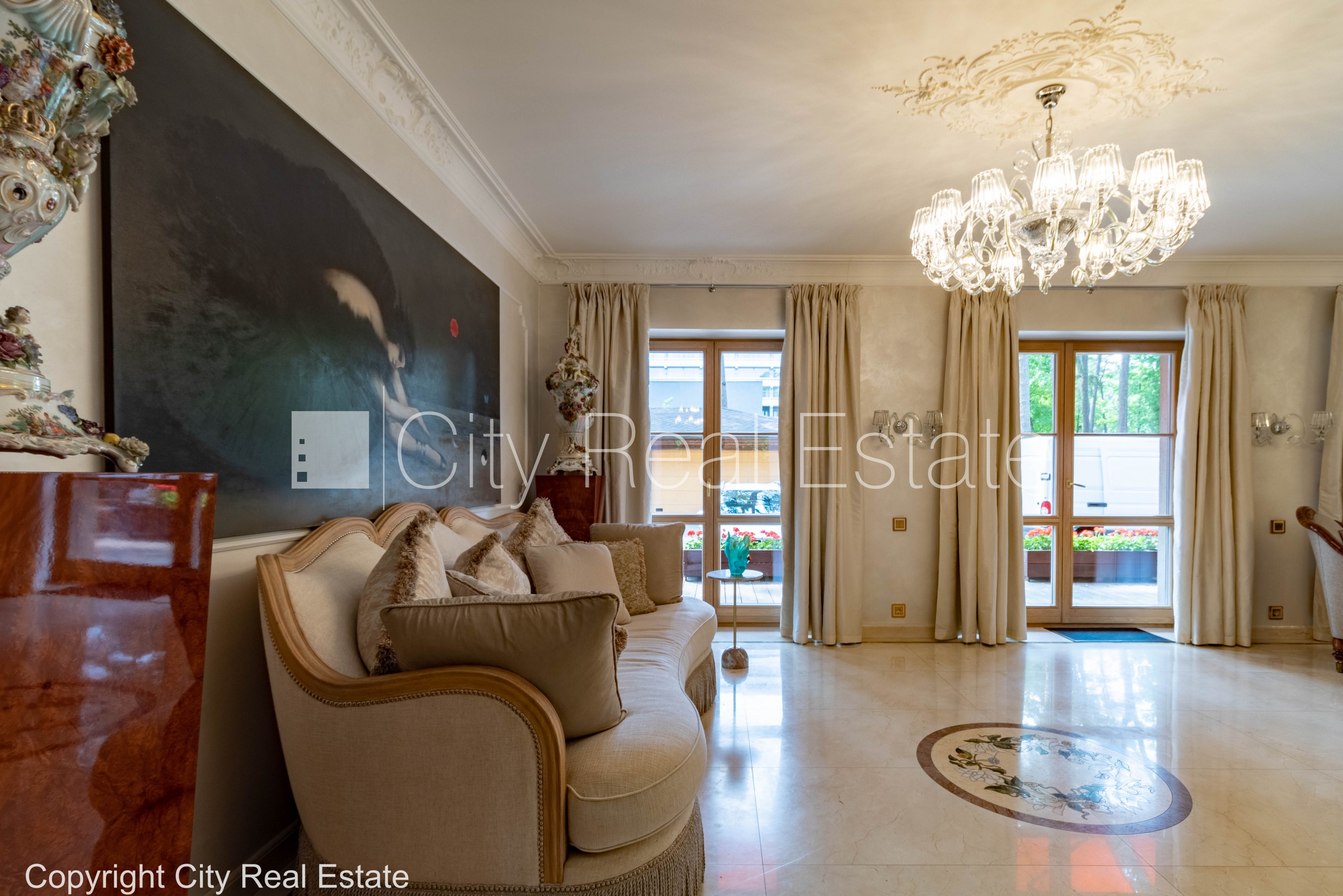 Sludinājumi. Jaunceltne, labiekārtota apzaļumota teritorija, slēgta teritorija, teritorijas iebrauktuves vārti Cena: 3000 EUR/mēn Foto #8