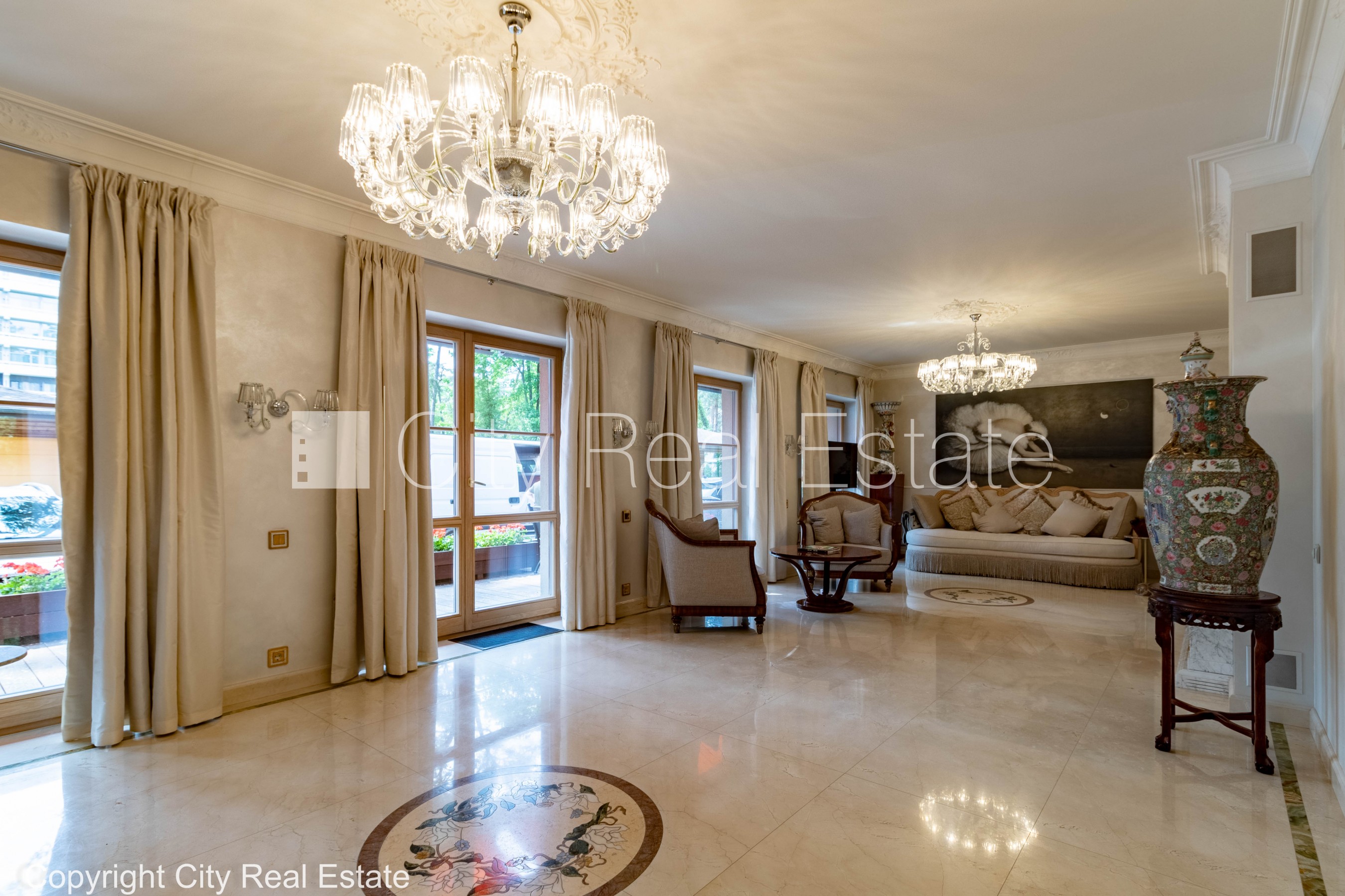 Sludinājumi. Jaunceltne, labiekārtota apzaļumota teritorija, slēgta teritorija, teritorijas iebrauktuves vārti Cena: 3000 EUR/mēn Foto #9