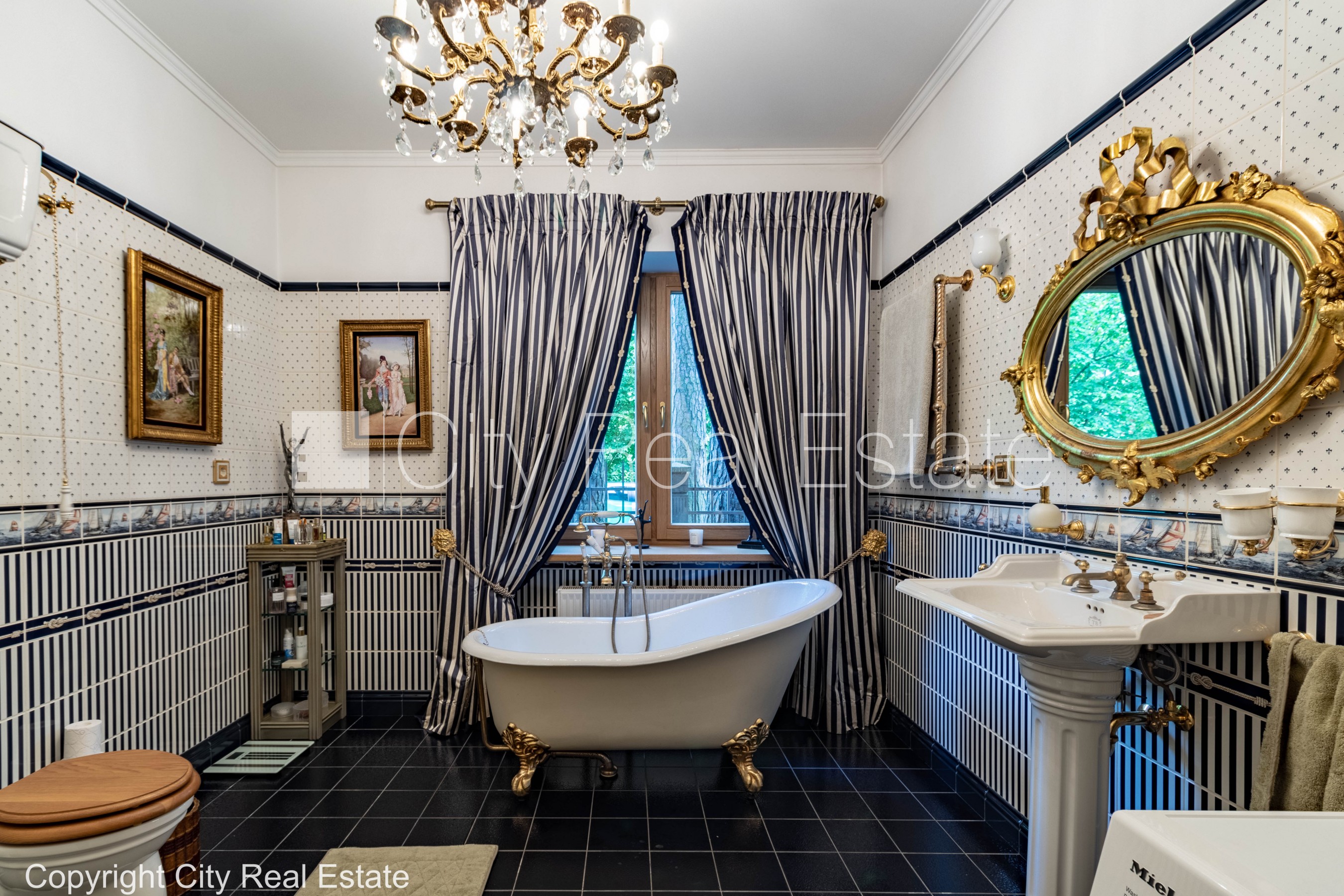 Sludinājumi. Jaunceltne, labiekārtota apzaļumota teritorija, slēgta teritorija, teritorijas iebrauktuves vārti Cena: 3000 EUR/mēn Foto #15