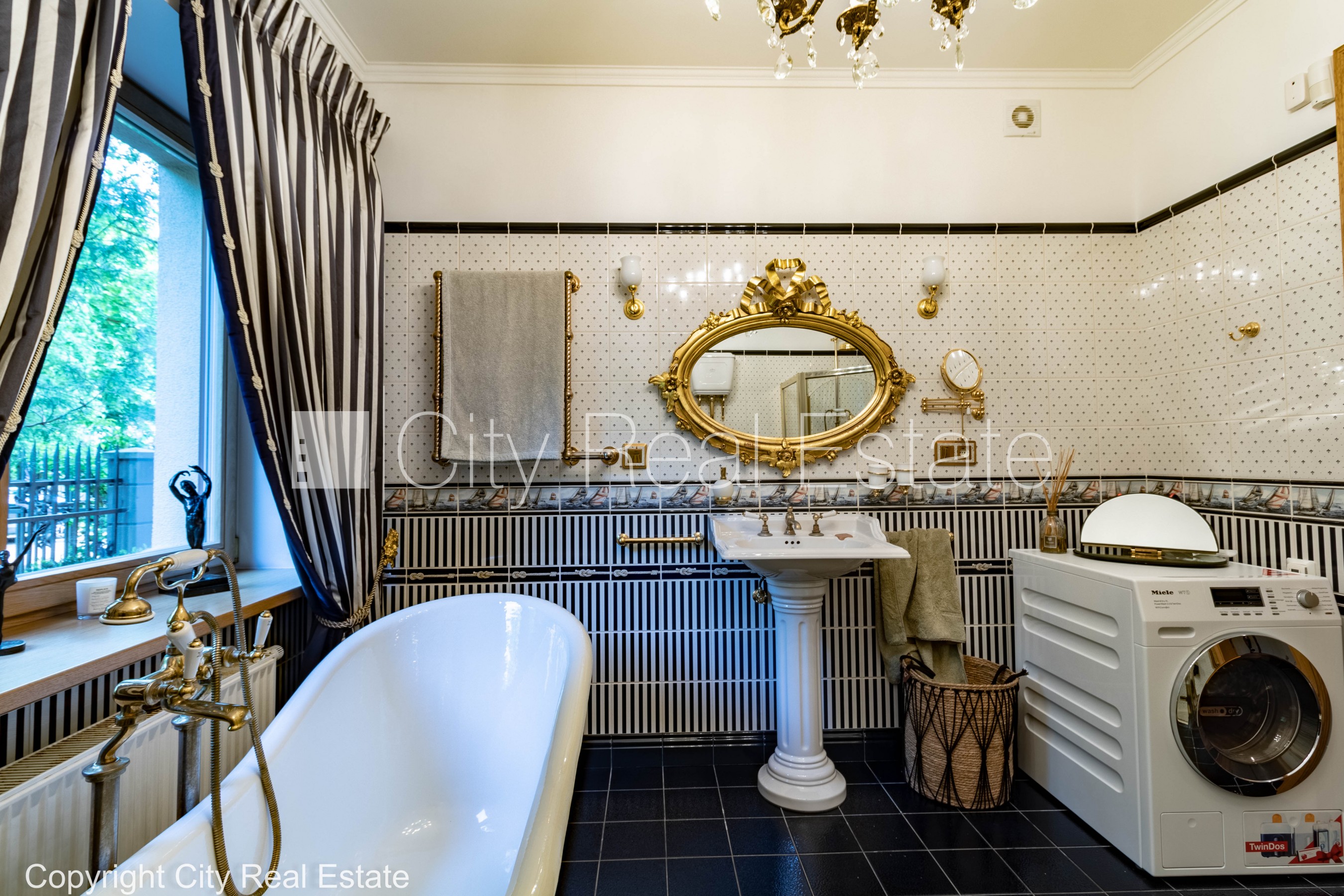 Sludinājumi. Jaunceltne, labiekārtota apzaļumota teritorija, slēgta teritorija, teritorijas iebrauktuves vārti Cena: 3000 EUR/mēn Foto #16