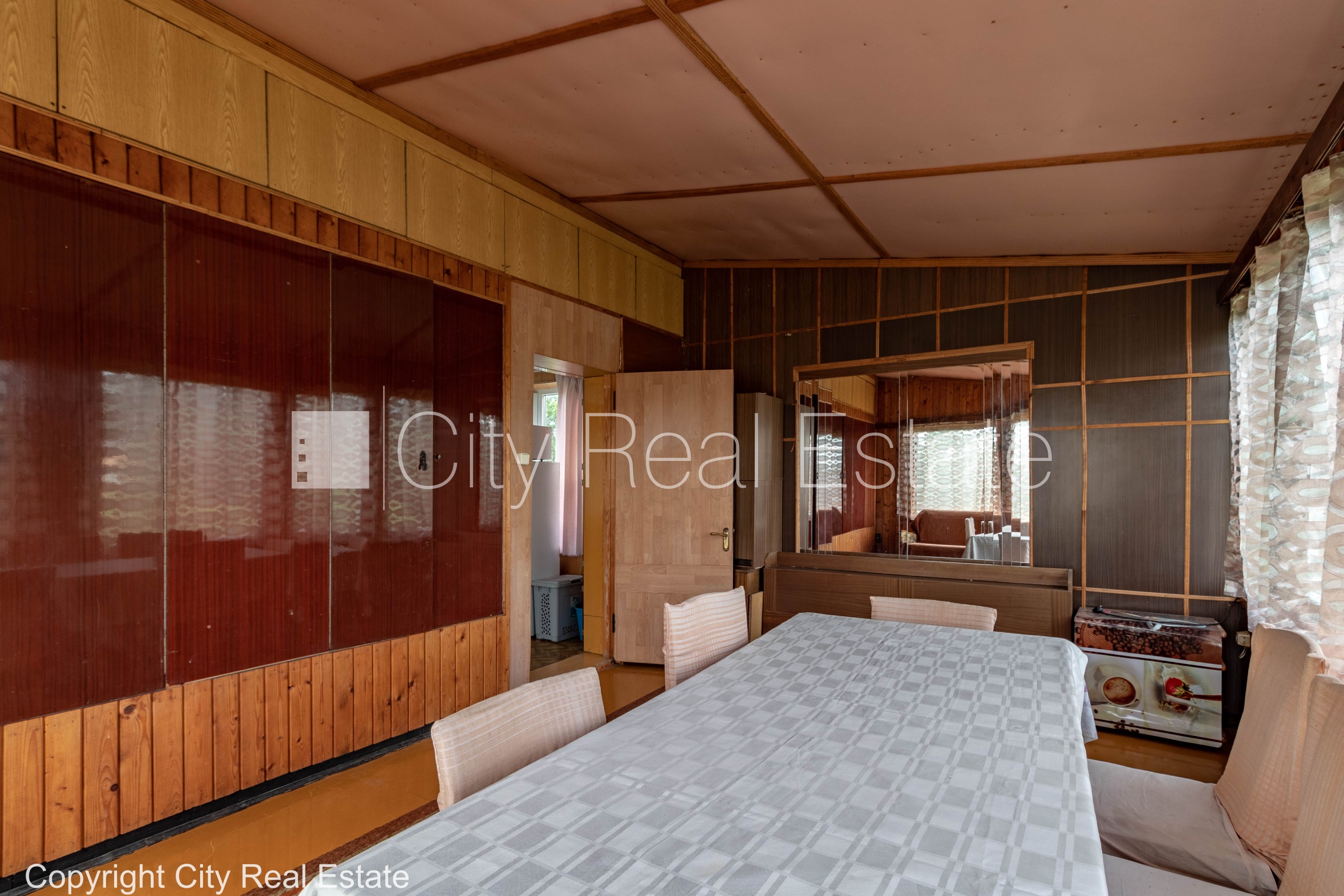 Sludinājumi. Vasarnīca, slēgta teritorija, vieta automašīnai, 2 gab. verandas, istabas izolētas 4 gab., virtuve Cena: 69900 EUR Foto #3