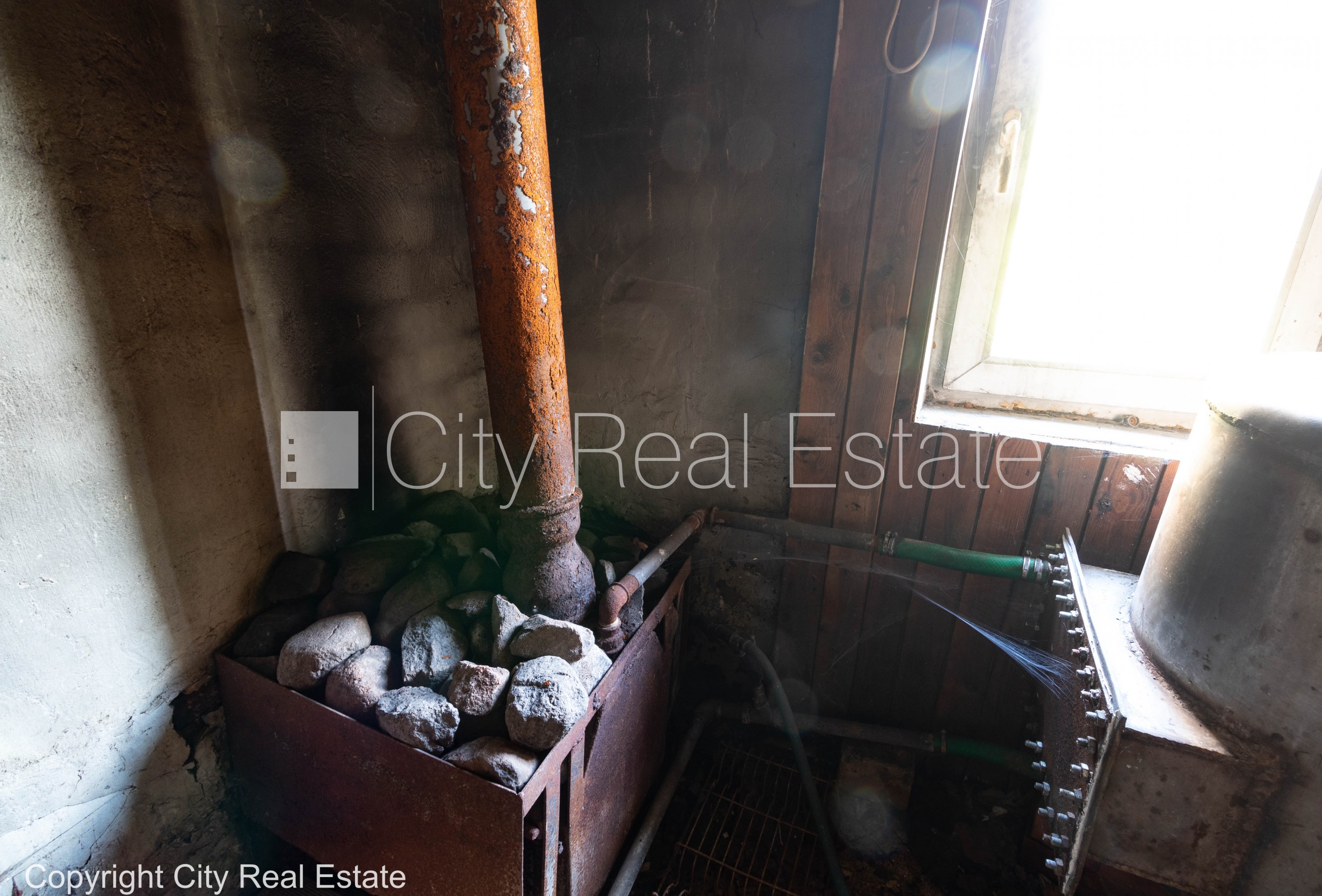 Sludinājumi. Vasarnīca, slēgta teritorija, vieta automašīnai, 2 gab. verandas, istabas izolētas 4 gab., virtuve Cena: 69900 EUR Foto #23