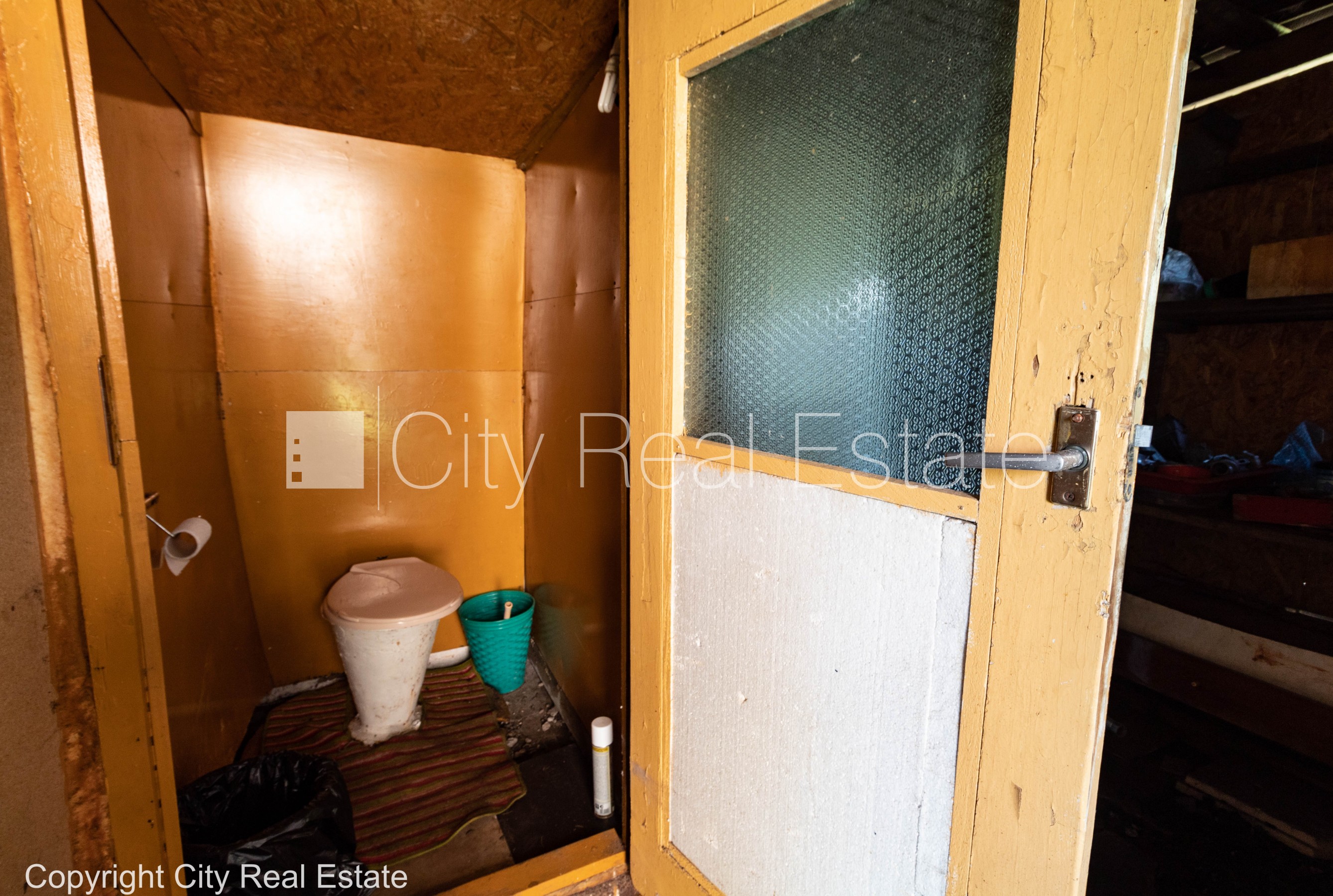 Sludinājumi. Vasarnīca, slēgta teritorija, vieta automašīnai, 2 gab. verandas, istabas izolētas 4 gab., virtuve Cena: 69900 EUR Foto #25