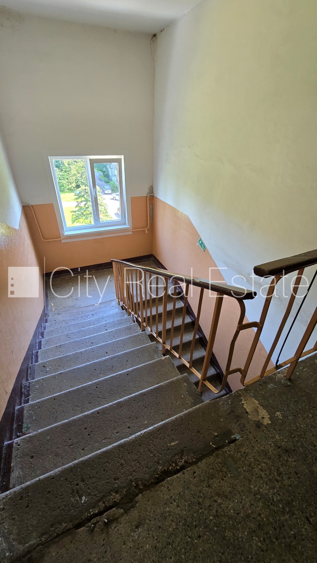 Sludinājumi. Kāpņu telpa pēc kosmētiskā remonta, lodžija, istabas izolētas 2 gab., centrālā apkure, sanitārais Cena: 46200 EUR Foto #22