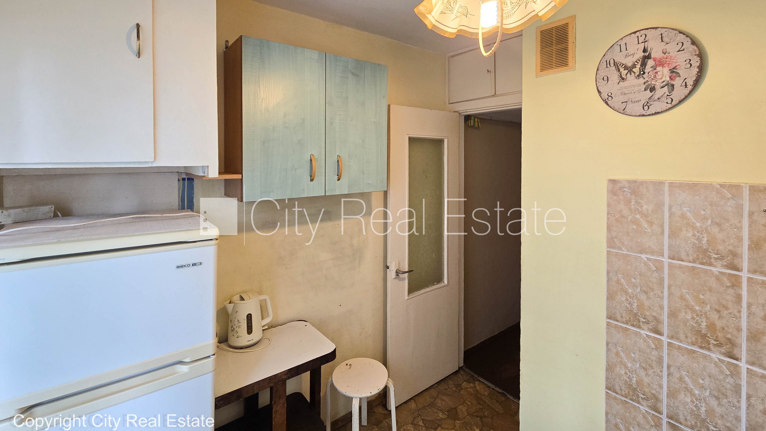 Sludinājumi. Kāpņu telpa pēc kosmētiskā remonta, lodžija, istabas izolētas 2 gab., centrālā apkure, sanitārais Cena: 46200 EUR Foto #10