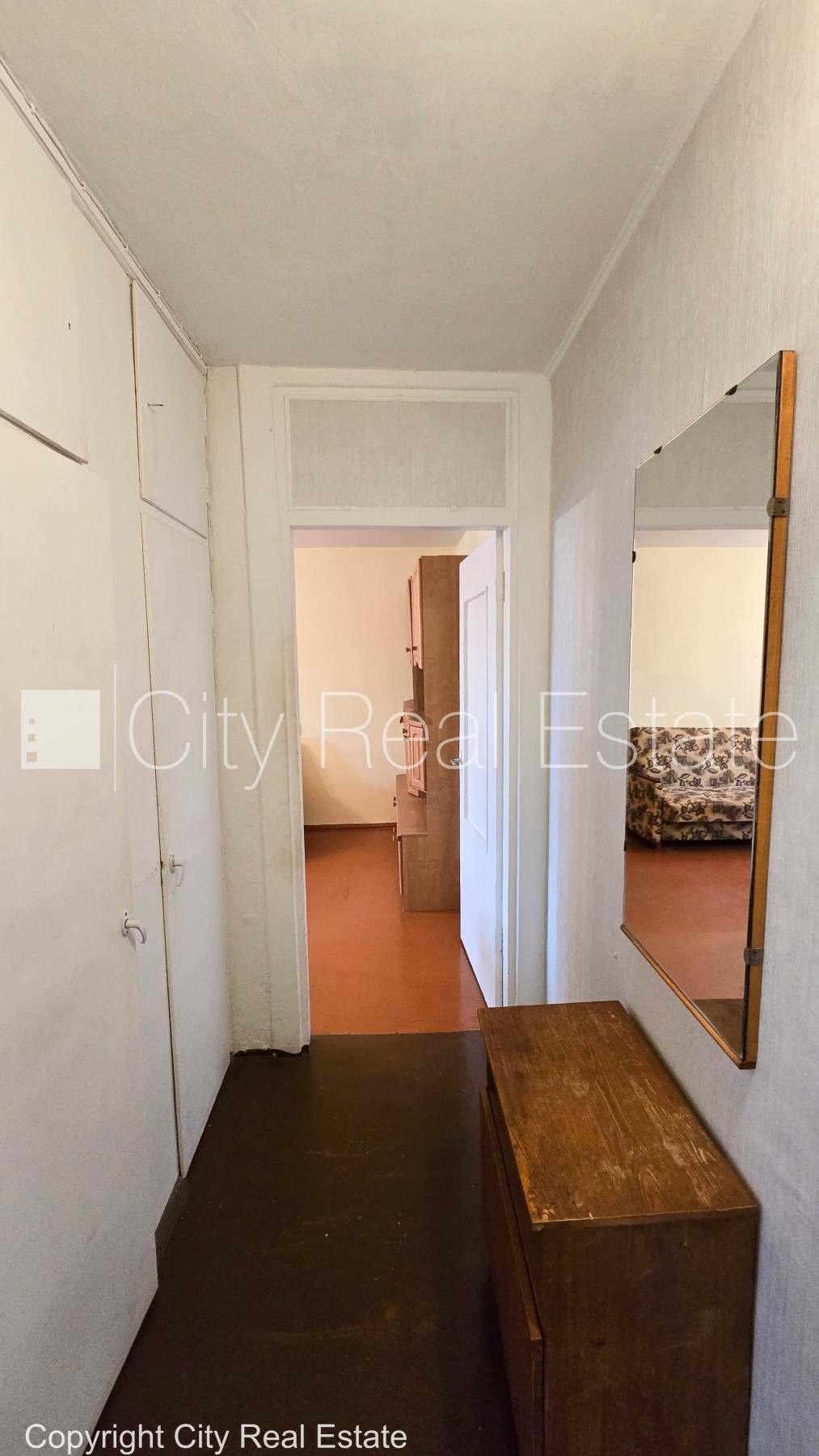 Sludinājumi. Kāpņu telpa pēc kosmētiskā remonta, lodžija, istabas izolētas 2 gab., centrālā apkure, sanitārais Cena: 46200 EUR Foto #13