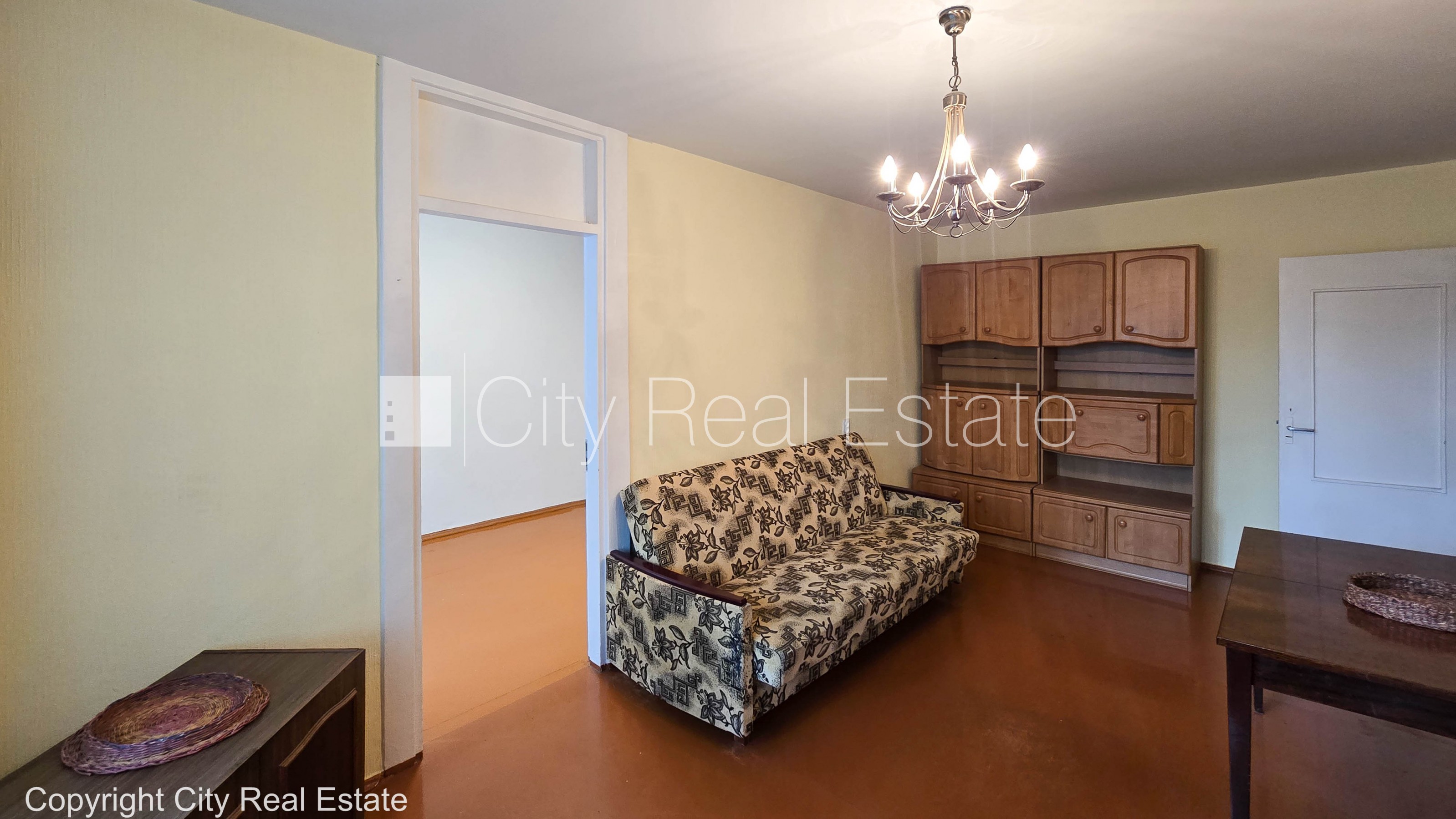 Sludinājumi. Kāpņu telpa pēc kosmētiskā remonta, lodžija, istabas izolētas 2 gab., centrālā apkure, sanitārais Cena: 46200 EUR Foto #3