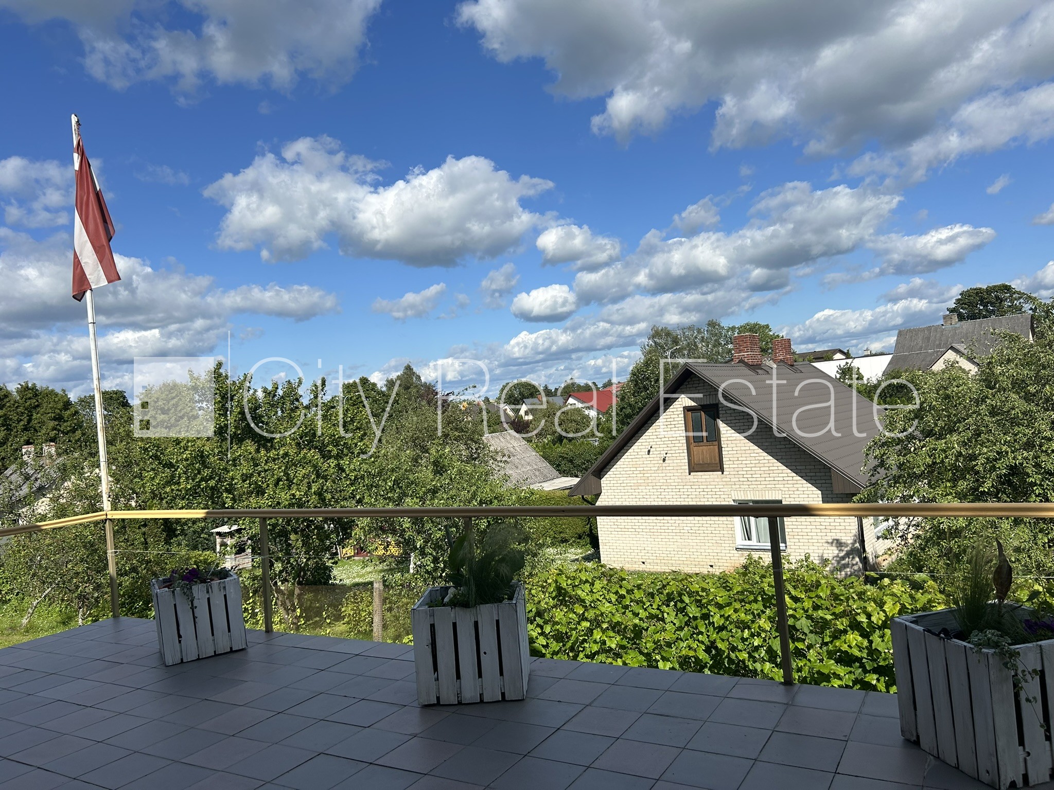 Sludinājumi. Zeme īpašumā, metāla jumta segums, gāzbetona bloku sienas, labiekārtota apzaļumota teritorija, Cena: 182890 EUR Foto #1