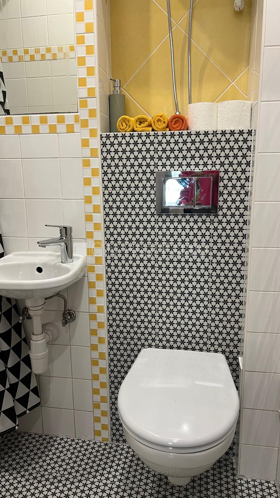 Sludinājumi. Fasādes māja, renovēta māja, labiekārtots apzaļumots pagalms, ieeja no ielas, studio tipa, virtuve Cena: 400 EUR/mēn Foto #9