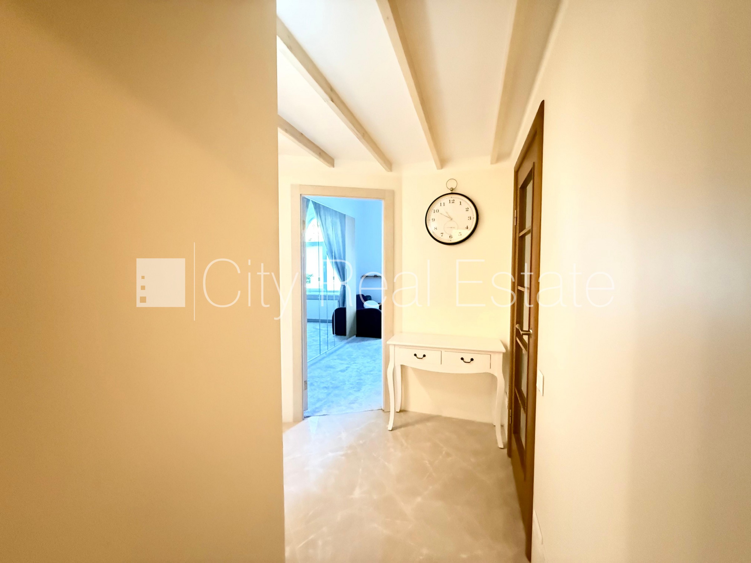 Sludinājumi. Pagalma māja, renovēta māja, labiekārtota apzaļumota teritorija, slēgts pagalms, teritorijas Cena: 750 EUR/mēn Foto #12