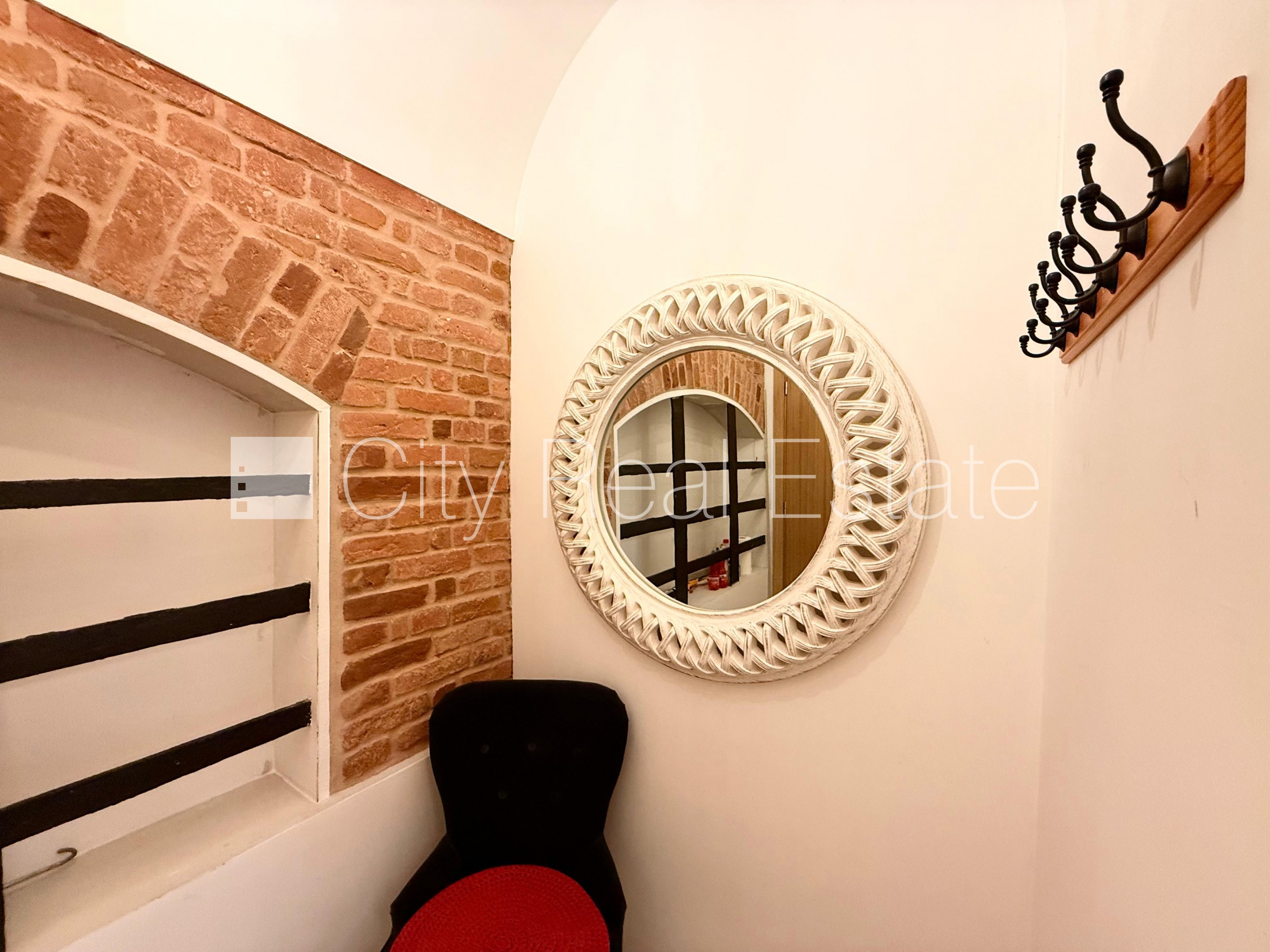 Sludinājumi. Pagalma māja, renovēta māja, labiekārtota apzaļumota teritorija, slēgts pagalms, teritorijas Cena: 750 EUR/mēn Foto #19