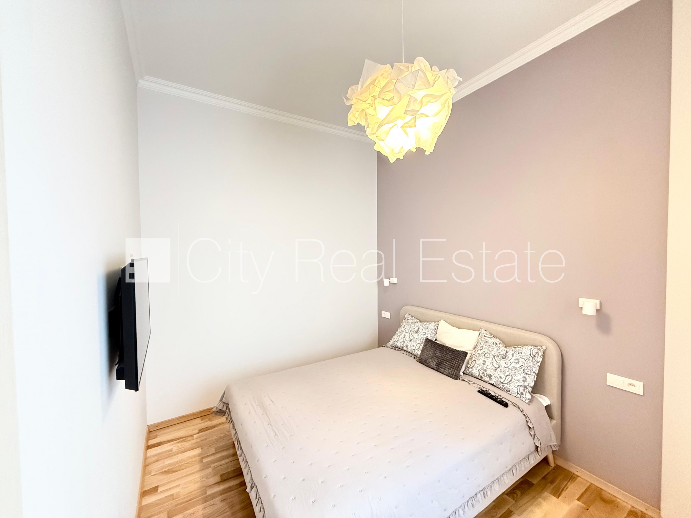 Sludinājumi. Pagalma māja, renovēta māja, labiekārtota apzaļumota teritorija, slēgts pagalms, teritorijas Cena: 750 EUR/mēn Foto #8