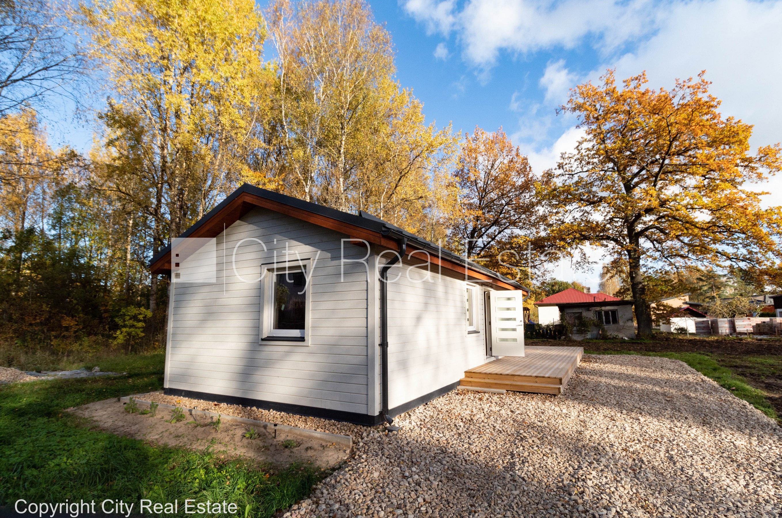 Sludinājumi. Privātmāja, koka māja, energo efektīva māja, vieta vairākām automašīnām, terase 40 m2, guļamistabu Cena: 125000 EUR Foto #2