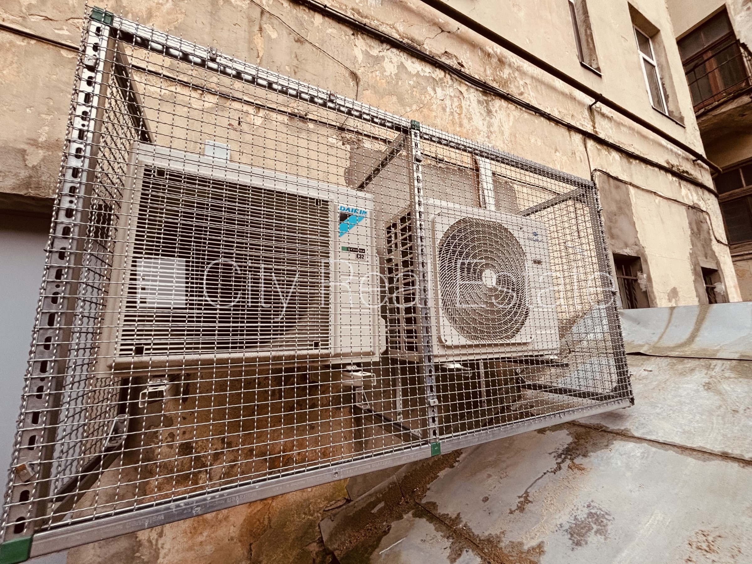 Объявление. Фасадный дом, закрытый двор, отопление - воздушный теплонасос, бойлер для горячей воды, кондиционер Цена: 2635 EUR/мес. Foto #16