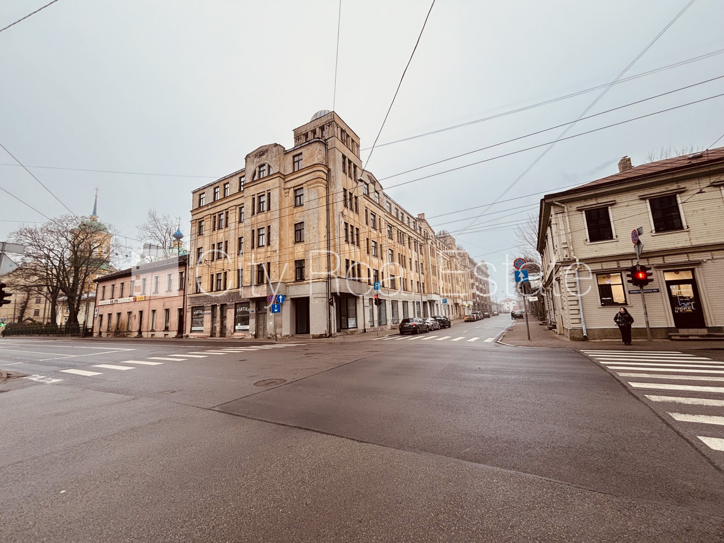 Объявление. Фасадный дом, закрытый двор, отопление - воздушный теплонасос, бойлер для горячей воды, кондиционер Цена: 2635 EUR/мес. Foto #17