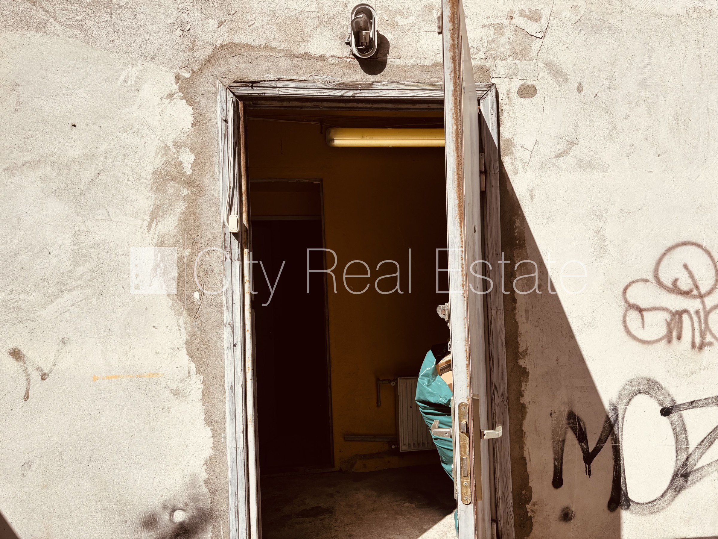 Sludinājumi. Namīpašums, centrālā apkure, pārplānots, plastikāta stikla pakešu logi, krāsotas sienas, mainīta Cena: 990 EUR/mēn Foto #10