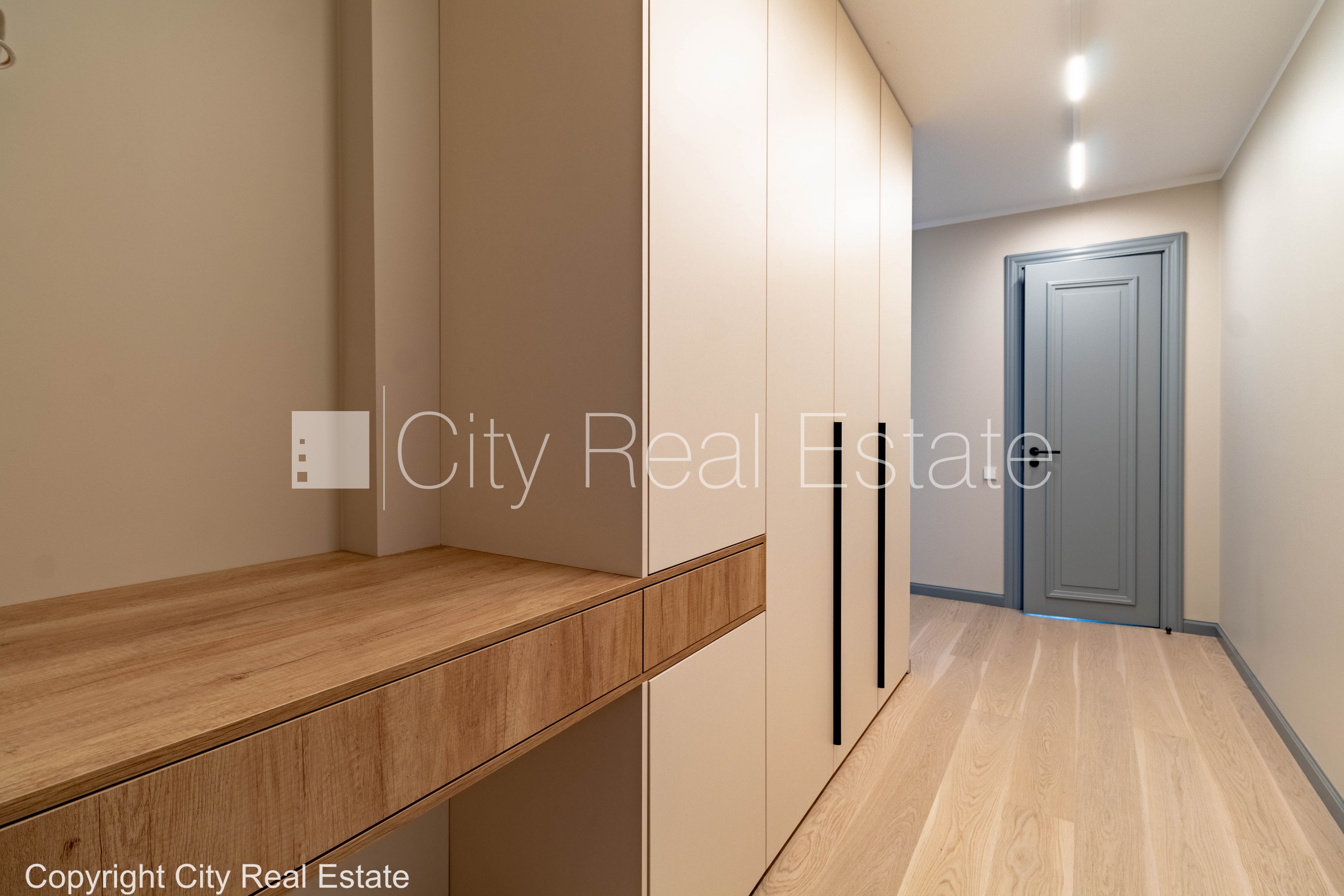 Sludinājumi. Jaunceltne, pagalma māja, labiekārtots apzaļumots pagalms, iespēja nomāt autostāvvietu, pagalmā Cena: 830 EUR/mēn Foto #14