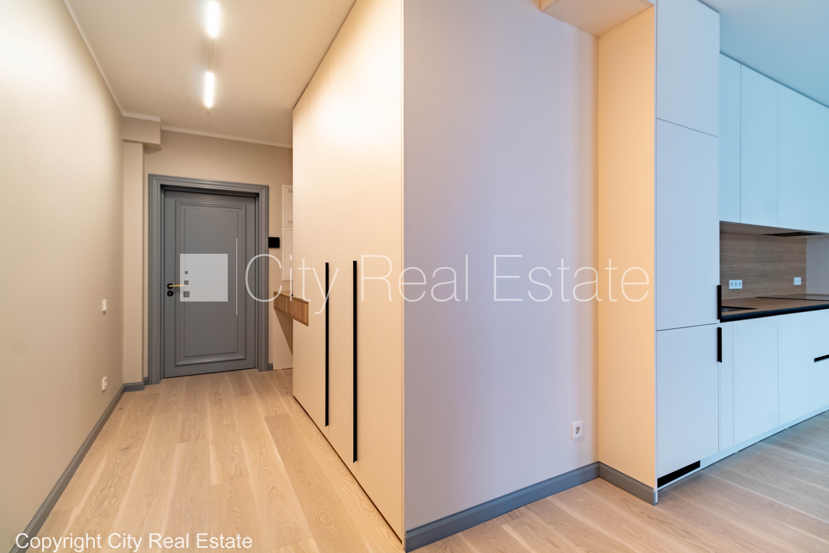 Sludinājumi. Jaunceltne, pagalma māja, labiekārtots apzaļumots pagalms, iespēja nomāt autostāvvietu, pagalmā Cena: 830 EUR/mēn Foto #11