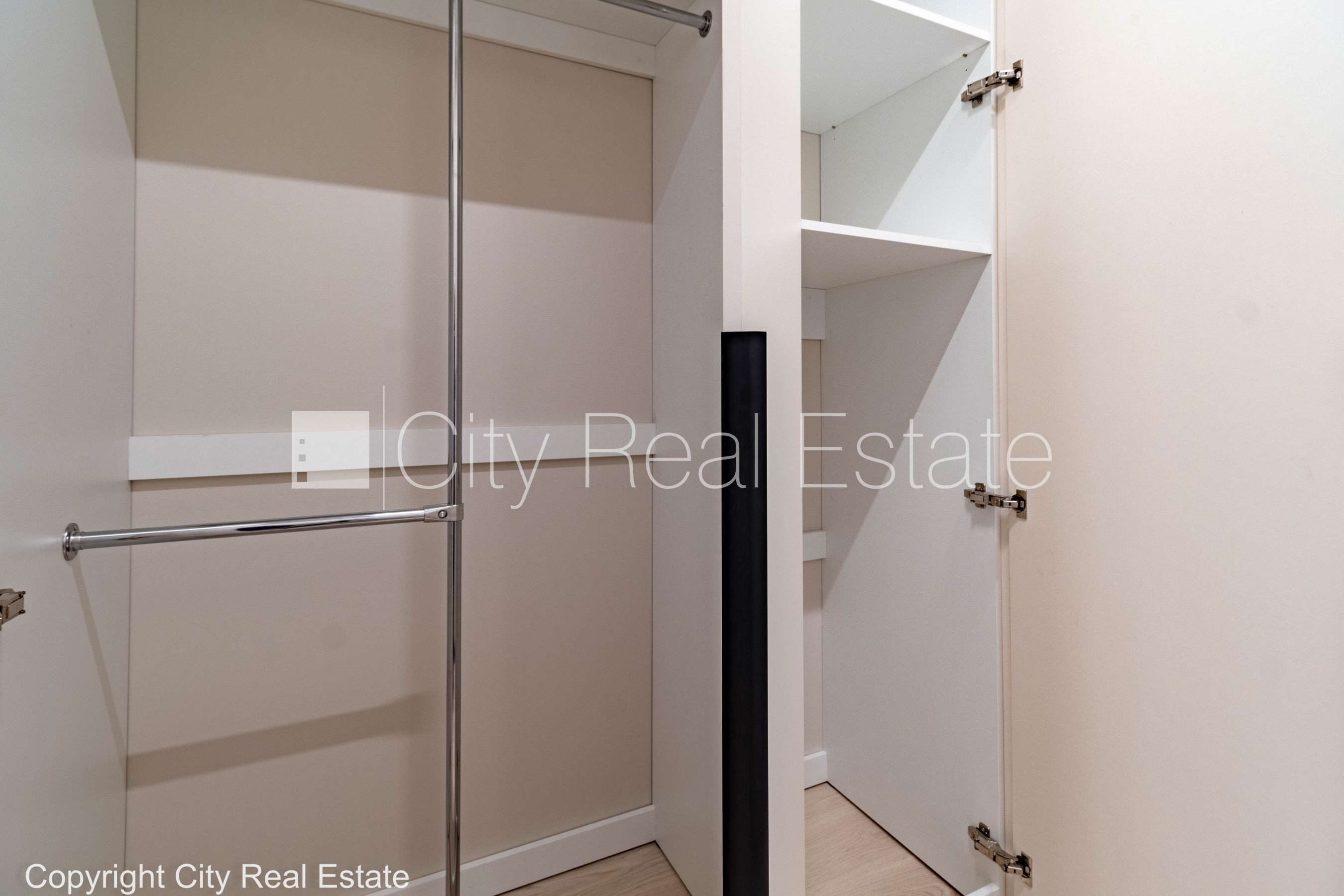 Sludinājumi. Jaunceltne, pagalma māja, labiekārtots apzaļumots pagalms, iespēja nomāt autostāvvietu, pagalmā Cena: 830 EUR/mēn Foto #13