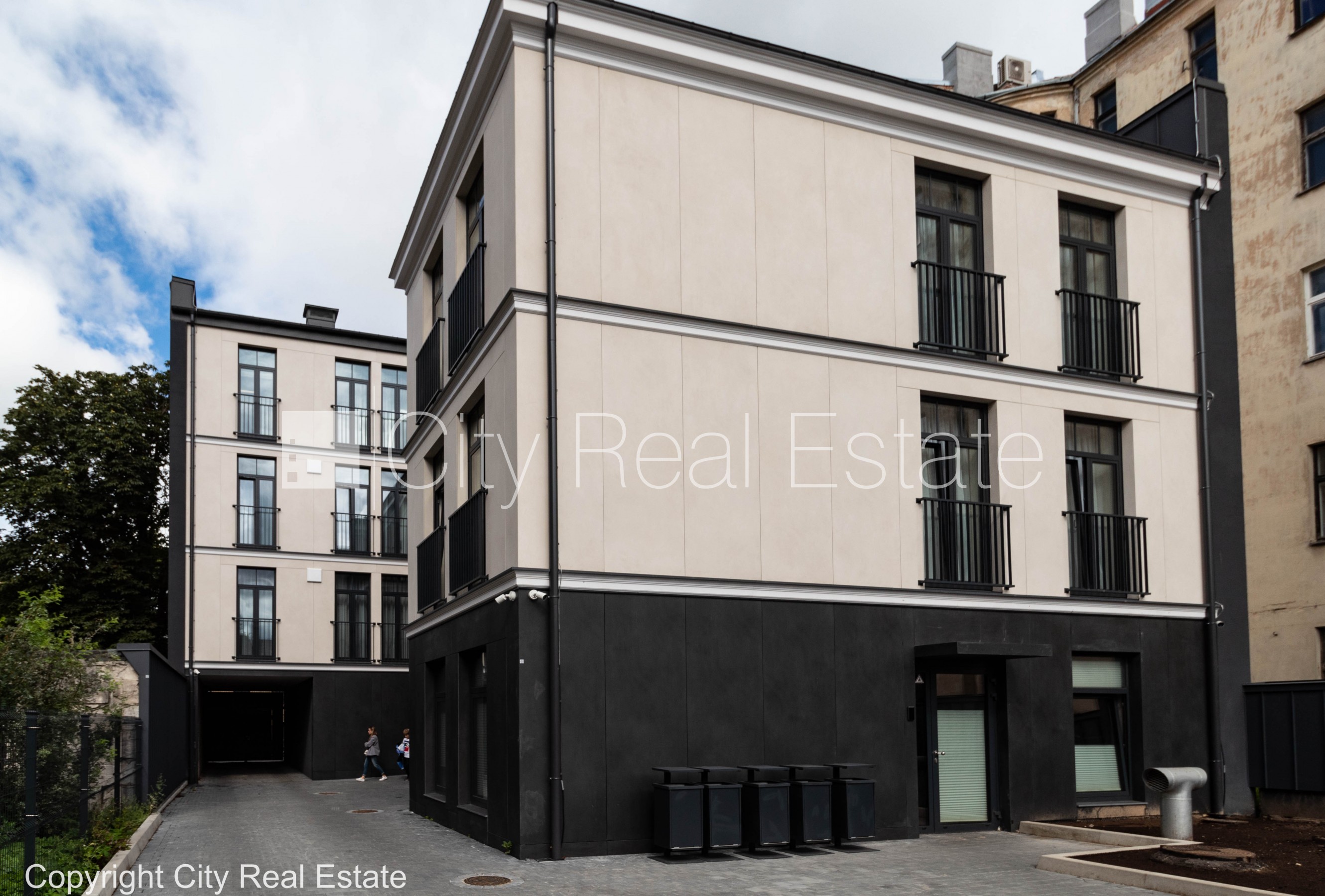 Sludinājumi. Jaunceltne, pagalma māja, labiekārtots apzaļumots pagalms, iespēja nomāt autostāvvietu, pagalmā Cena: 750 EUR/mēn Foto #19