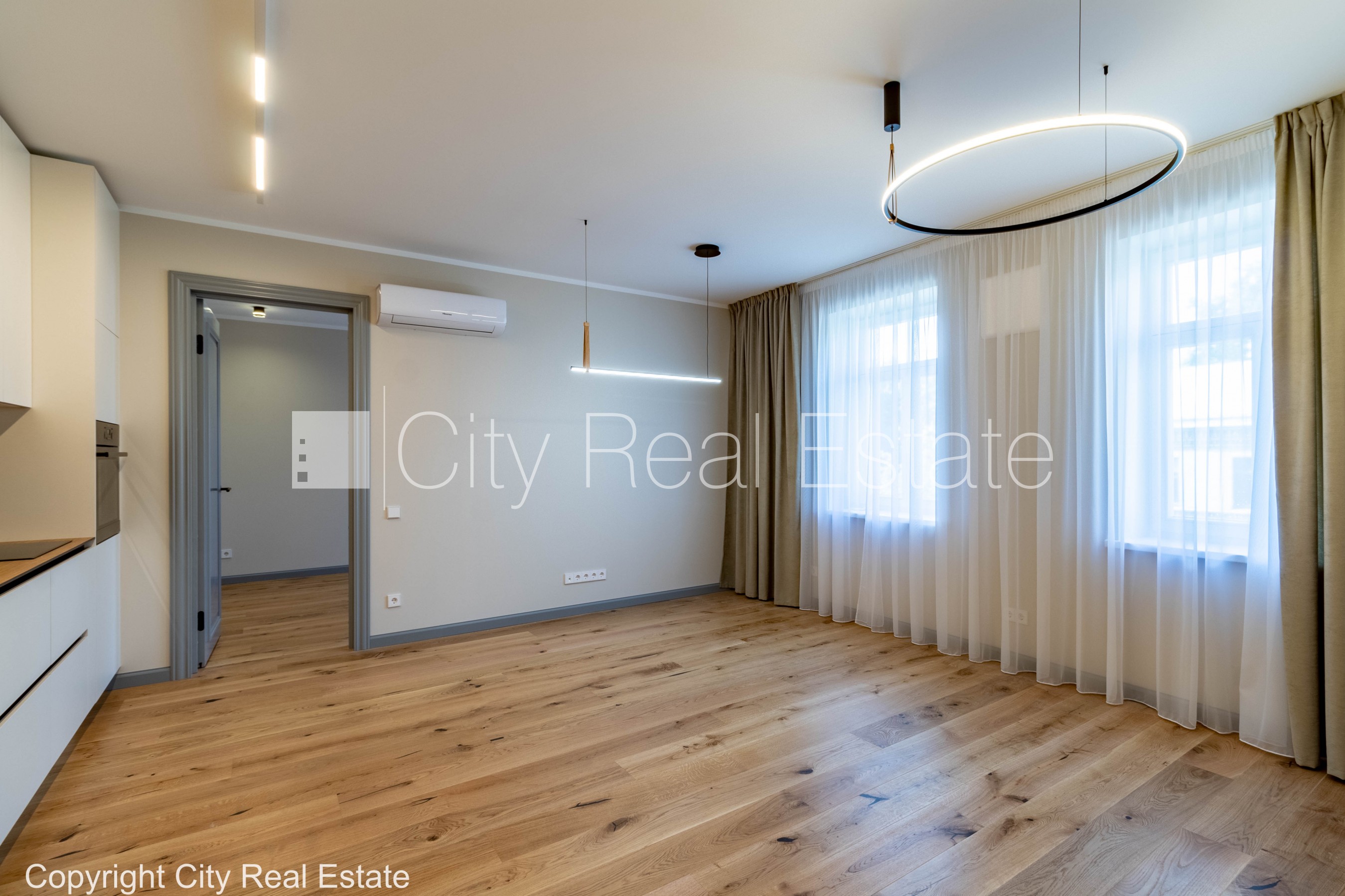 Sludinājumi. Jaunceltne, pagalma māja, labiekārtots apzaļumots pagalms, iespēja nomāt autostāvvietu, pagalmā Cena: 750 EUR/mēn Foto #5