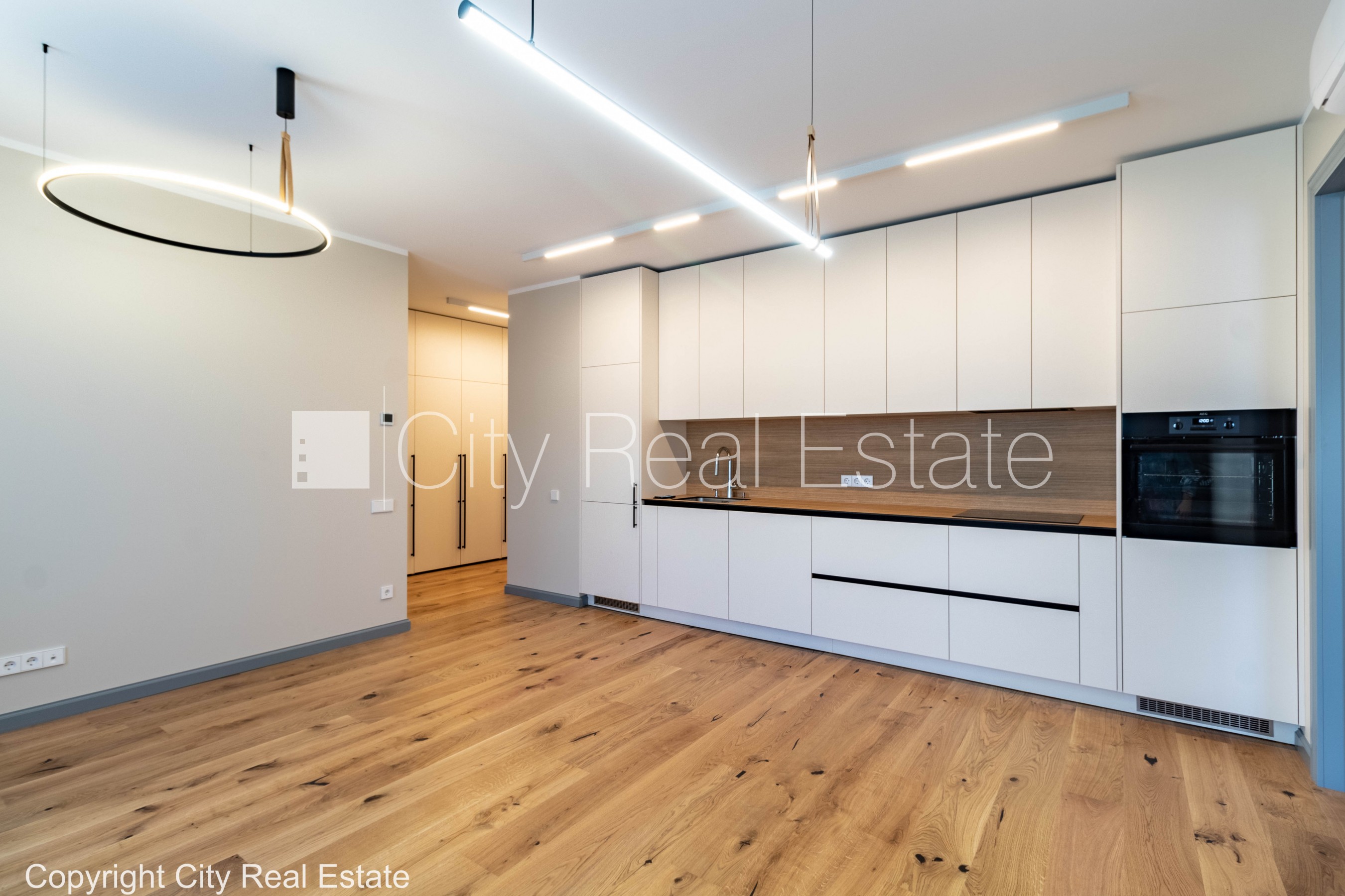 Sludinājumi. Jaunceltne, pagalma māja, labiekārtots apzaļumots pagalms, iespēja nomāt autostāvvietu, pagalmā Cena: 750 EUR/mēn Foto #3