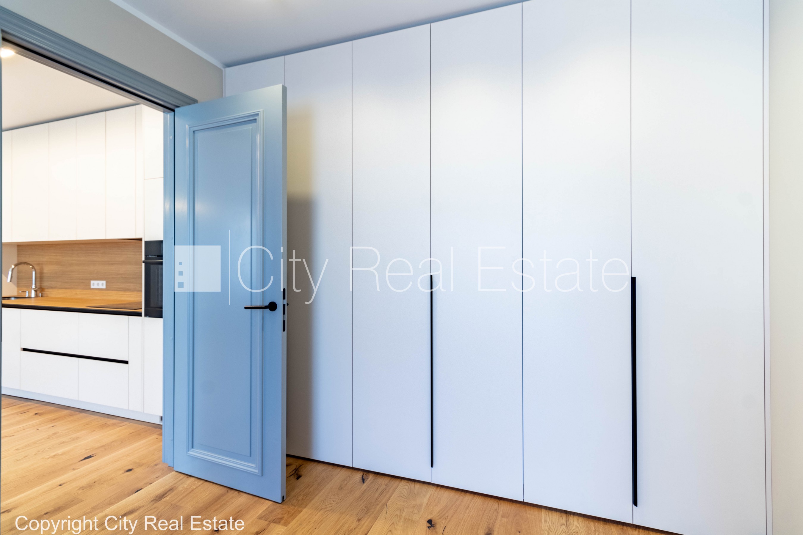 Sludinājumi. Jaunceltne, pagalma māja, labiekārtots apzaļumots pagalms, iespēja nomāt autostāvvietu, pagalmā Cena: 750 EUR/mēn Foto #10