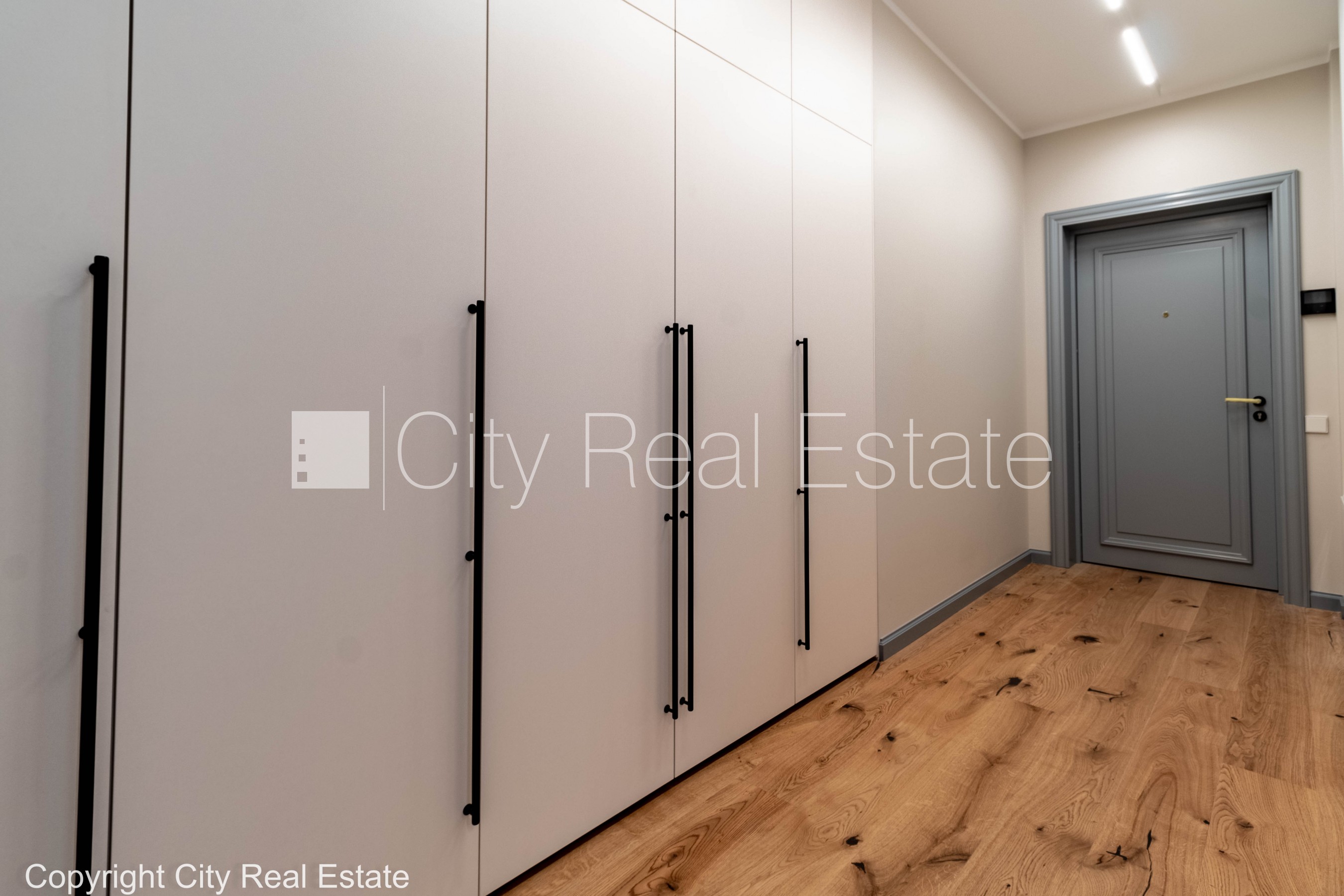 Sludinājumi. Jaunceltne, pagalma māja, labiekārtots apzaļumots pagalms, iespēja nomāt autostāvvietu, pagalmā Cena: 750 EUR/mēn Foto #14