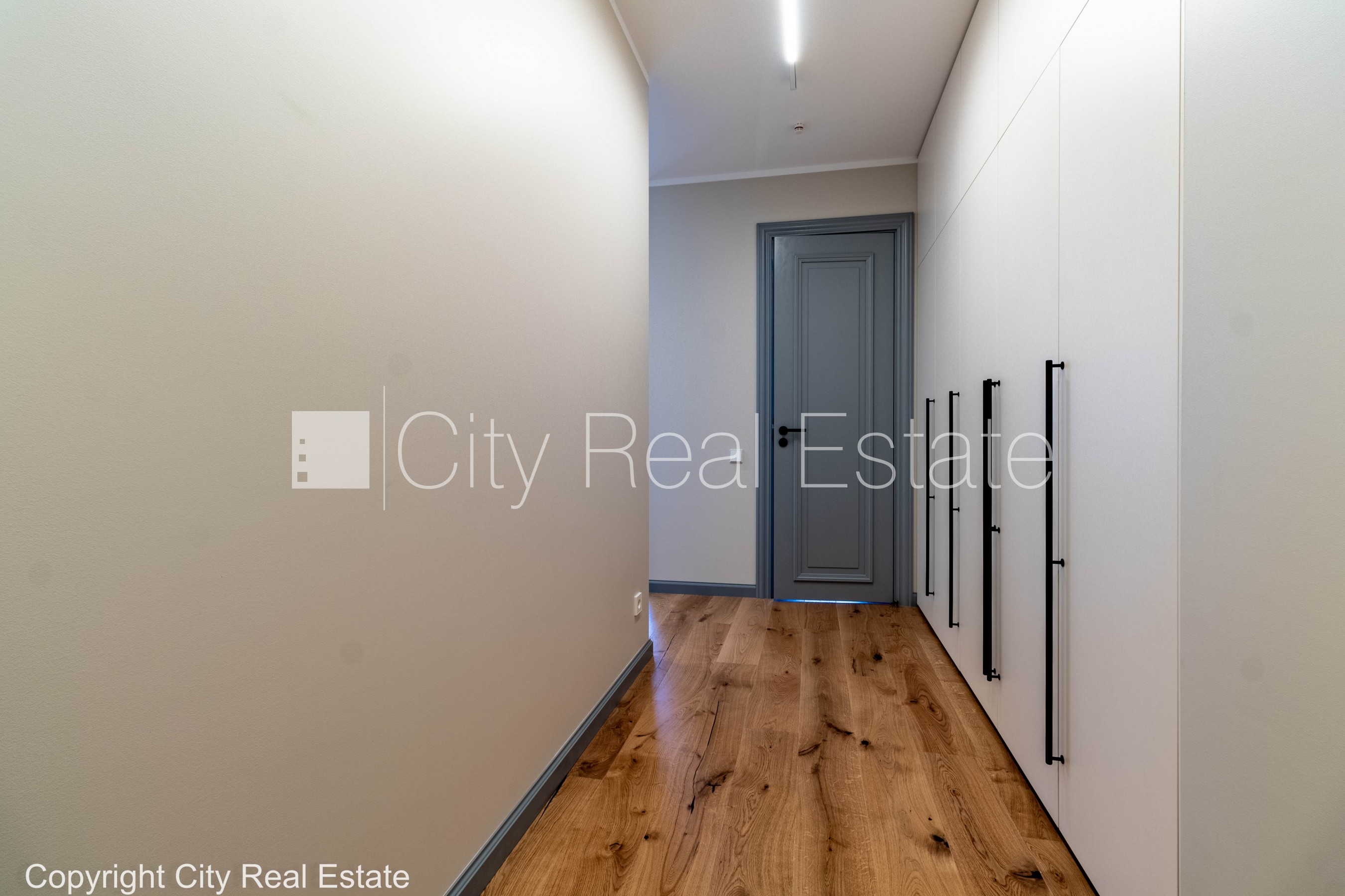 Sludinājumi. Jaunceltne, pagalma māja, labiekārtots apzaļumots pagalms, iespēja nomāt autostāvvietu, pagalmā Cena: 750 EUR/mēn Foto #15