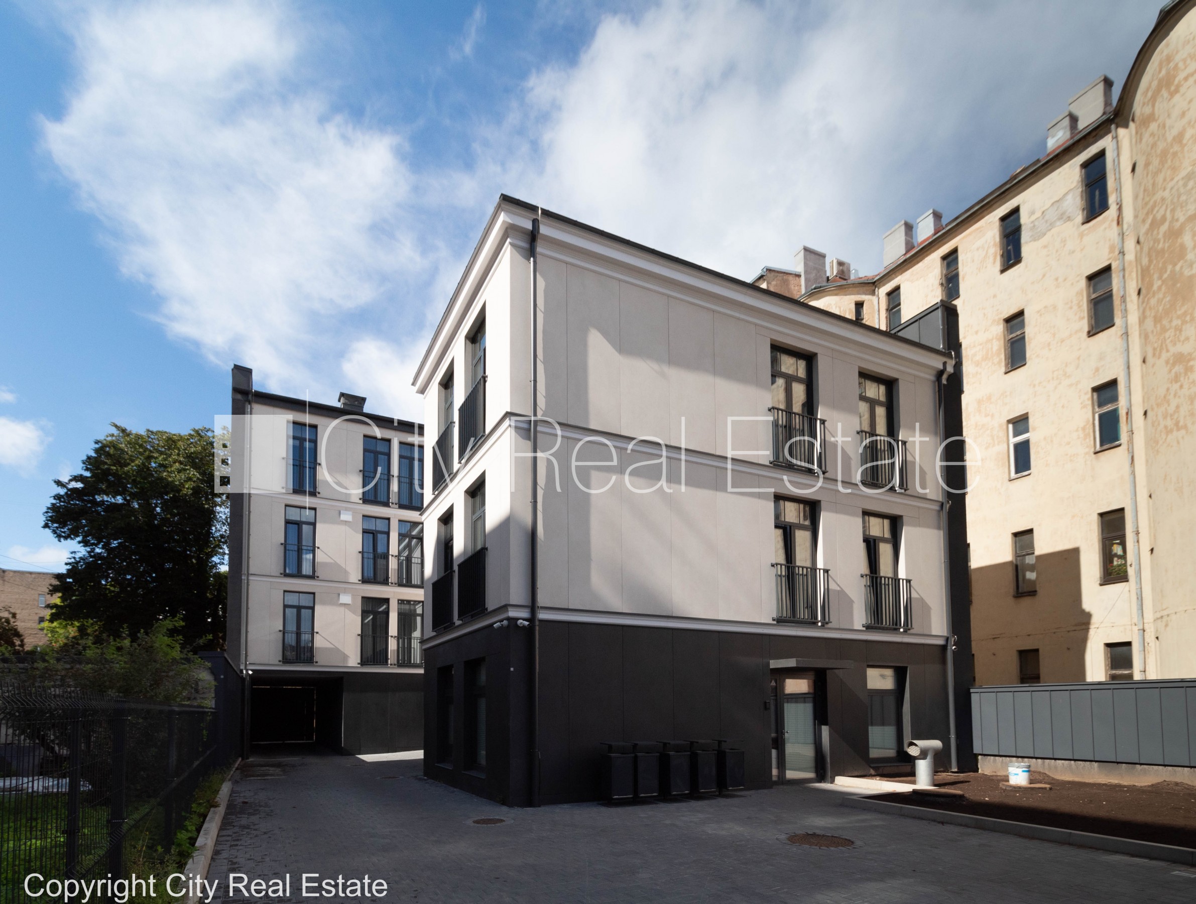 Sludinājumi. Jaunceltne, pagalma māja, labiekārtots apzaļumots pagalms, iespēja nomāt autostāvvietu, pagalmā Cena: 750 EUR/mēn Foto #20