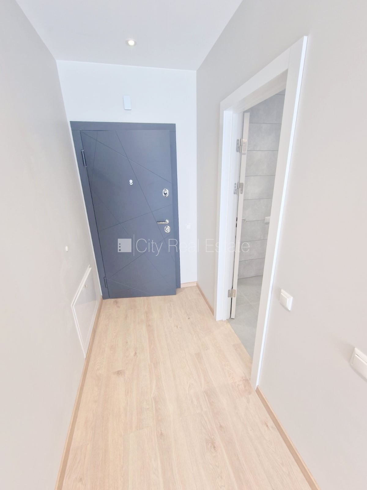 Sludinājumi. Fasādes māja, renovēta māja, labiekārtota apzaļumota teritorija, slēgts pagalms, vieta automašīnai, Cena: 620 EUR/mēn Foto #18