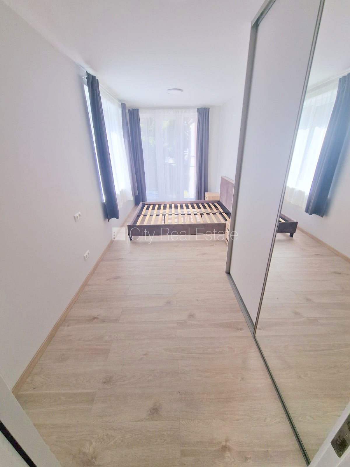 Sludinājumi. Fasādes māja, renovēta māja, labiekārtota apzaļumota teritorija, slēgts pagalms, vieta automašīnai, Cena: 620 EUR/mēn Foto #12