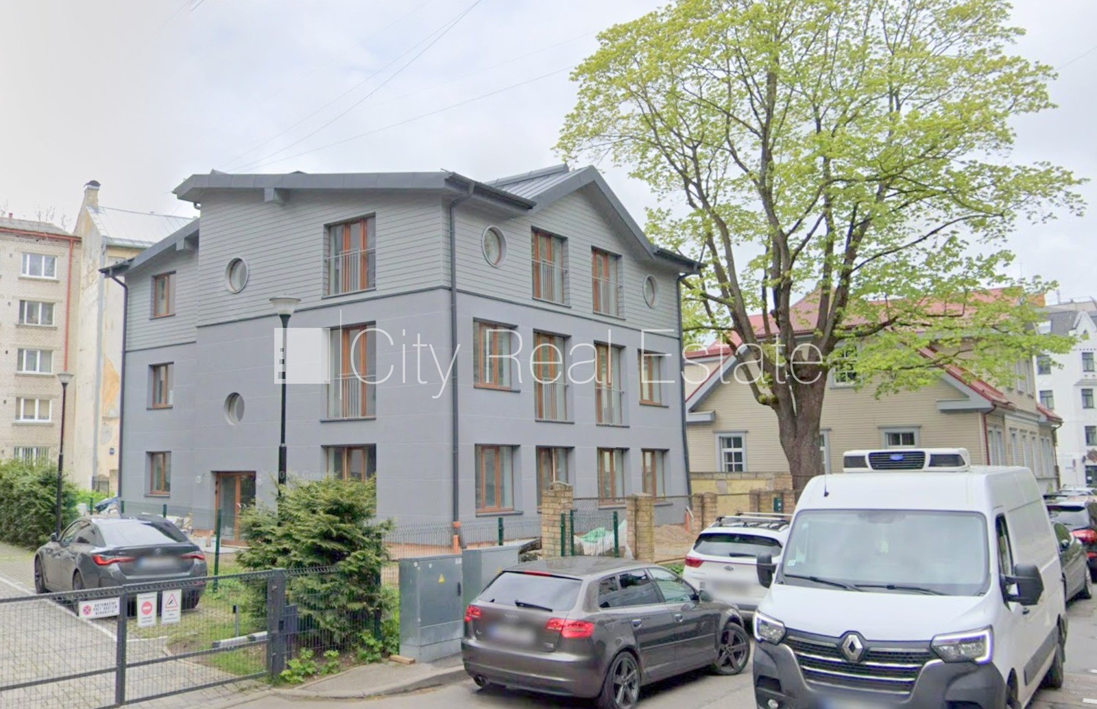 Sludinājumi. Fasādes māja, renovēta māja, slēgts pagalms, iežogota teritorija, vieta automašīnai, ieeja no Cena: 660 EUR/mēn Foto #22